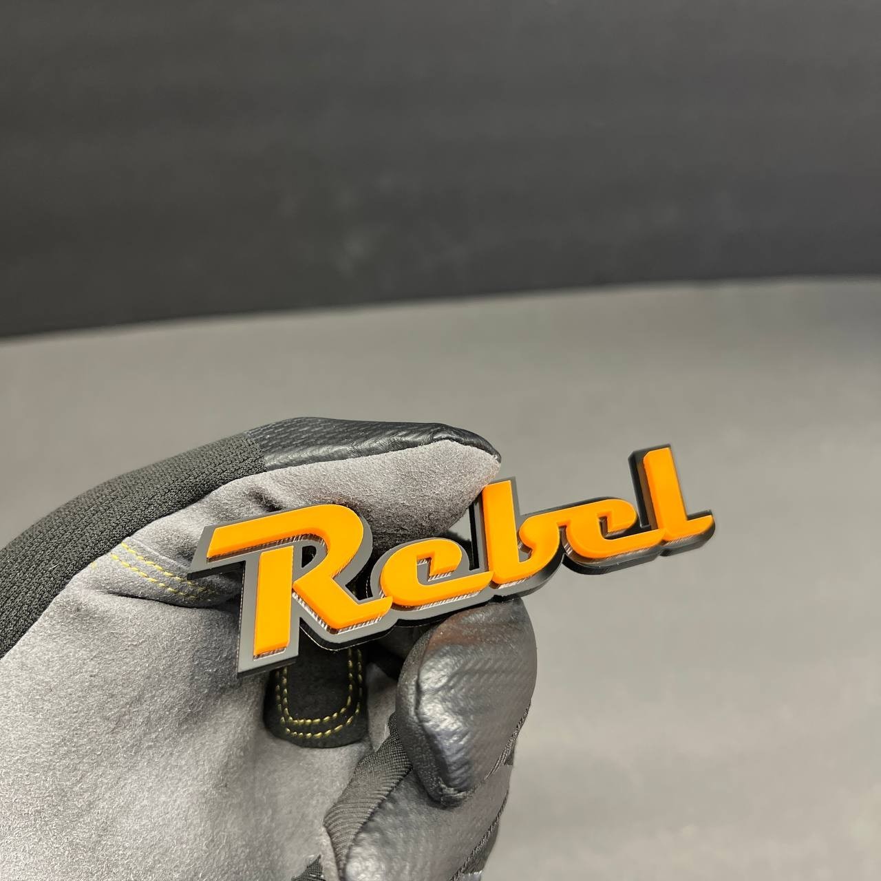 Custom Laser Multicolor Personalized OEM FONT Cut 3DAcrylic Emblem Badge for Car