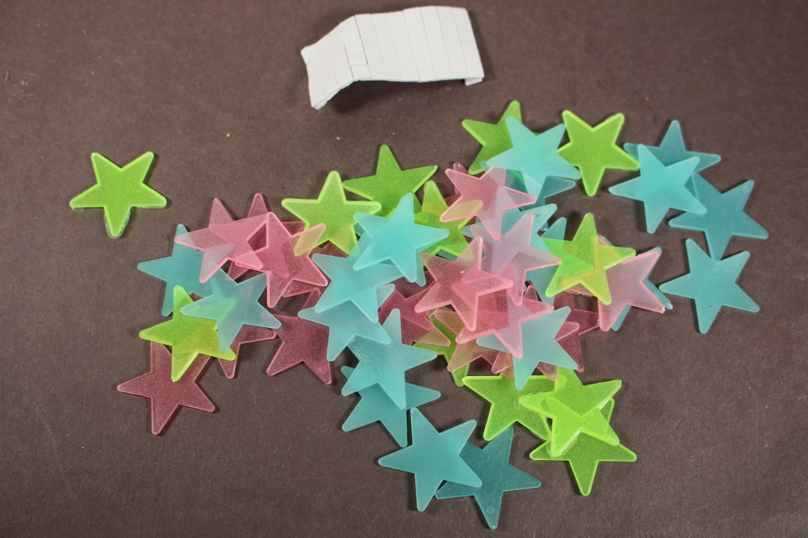AM AMAONM 50 Pcs Colorful Glow in The Dark Luminous Stars LQQK