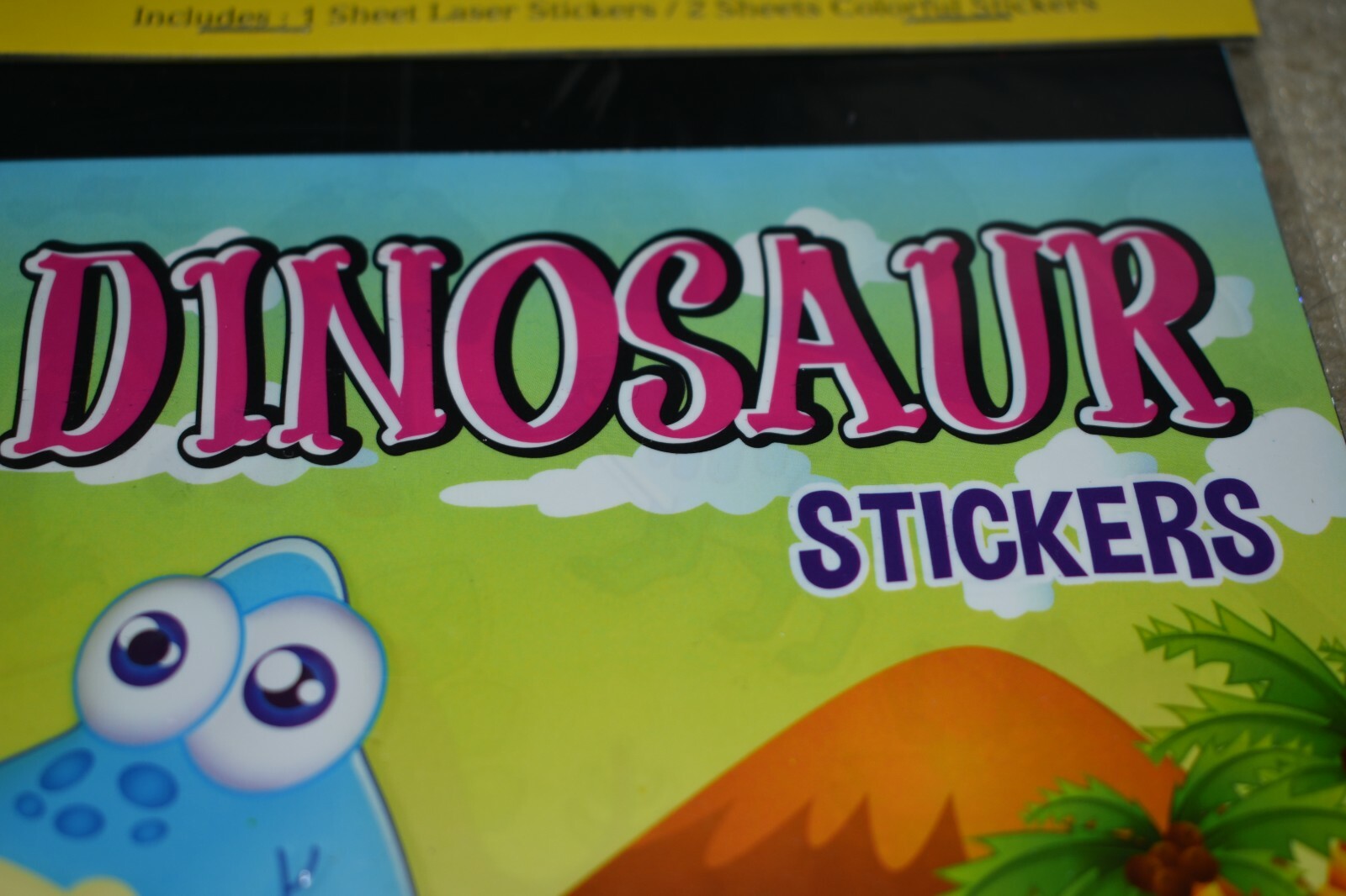 Dinosaur stickers, 200 count, 1 laser sheet, 2 colorful – NEW condition