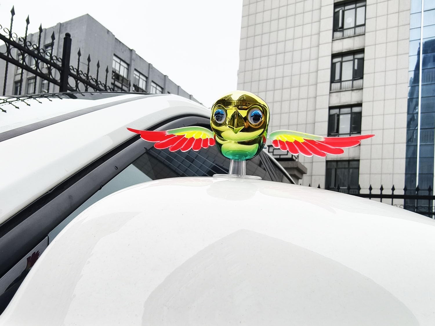 "Flying Birds Car Stickers for Hood, Roof, Mirror, Trunk – 1PCS (Red Green)"