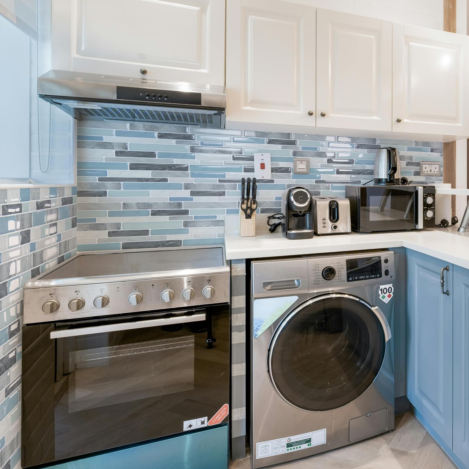 Self-Adhesive Kitchen Backsplash, Marble Look Decorative Tiles (10 Tiles)