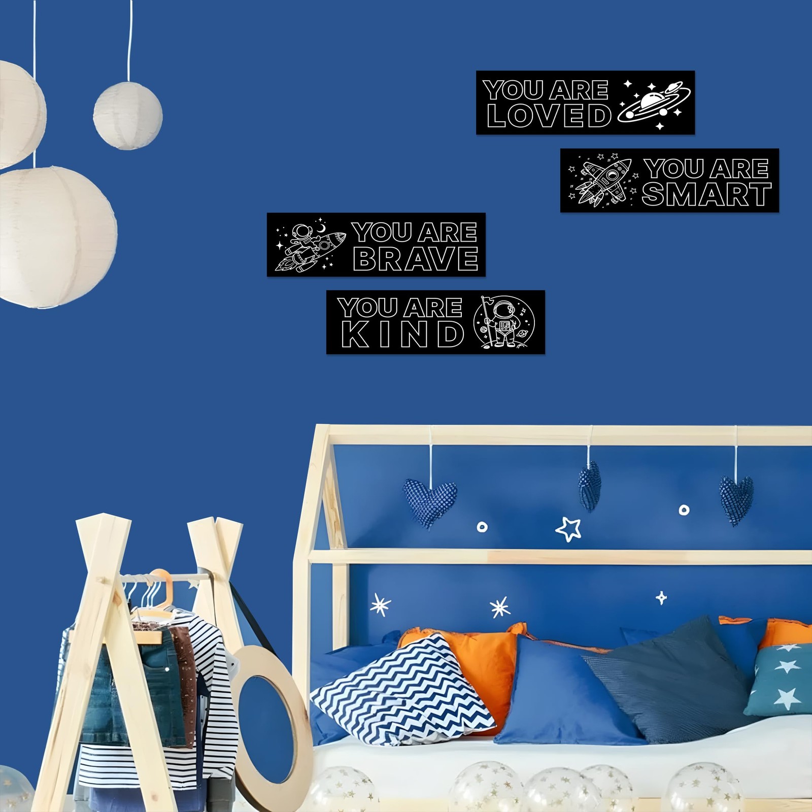 Robmoda Glow Astronaut Wall Stickers 4 Colors