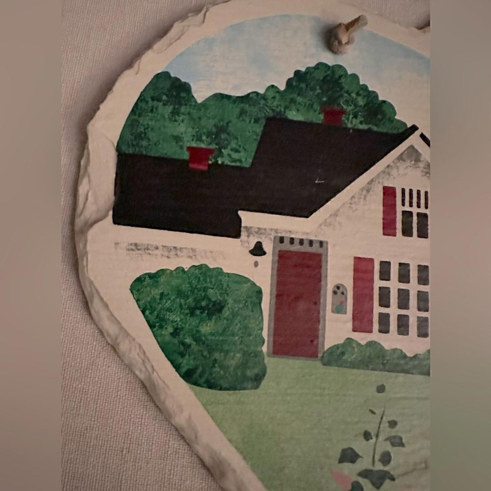Vintage heart shaped handpainted slate welcome sign with leather tie