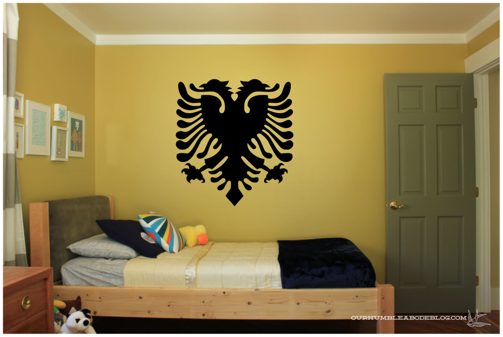 ALBANIA COAT OF ARMS CUSTOM WALL VINYL DECAL STICKER REMOVABLE 22" color choice