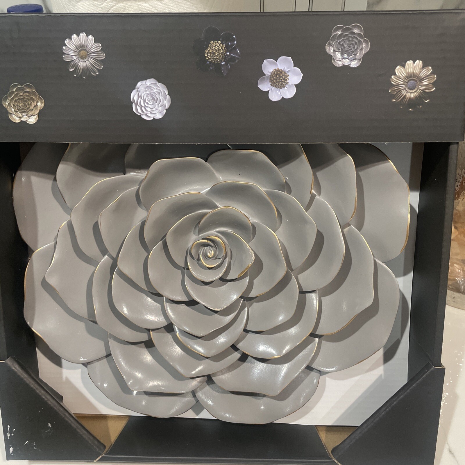 Wall 3rd Flower Decoration For any Room. Very Pretty. Brand New!