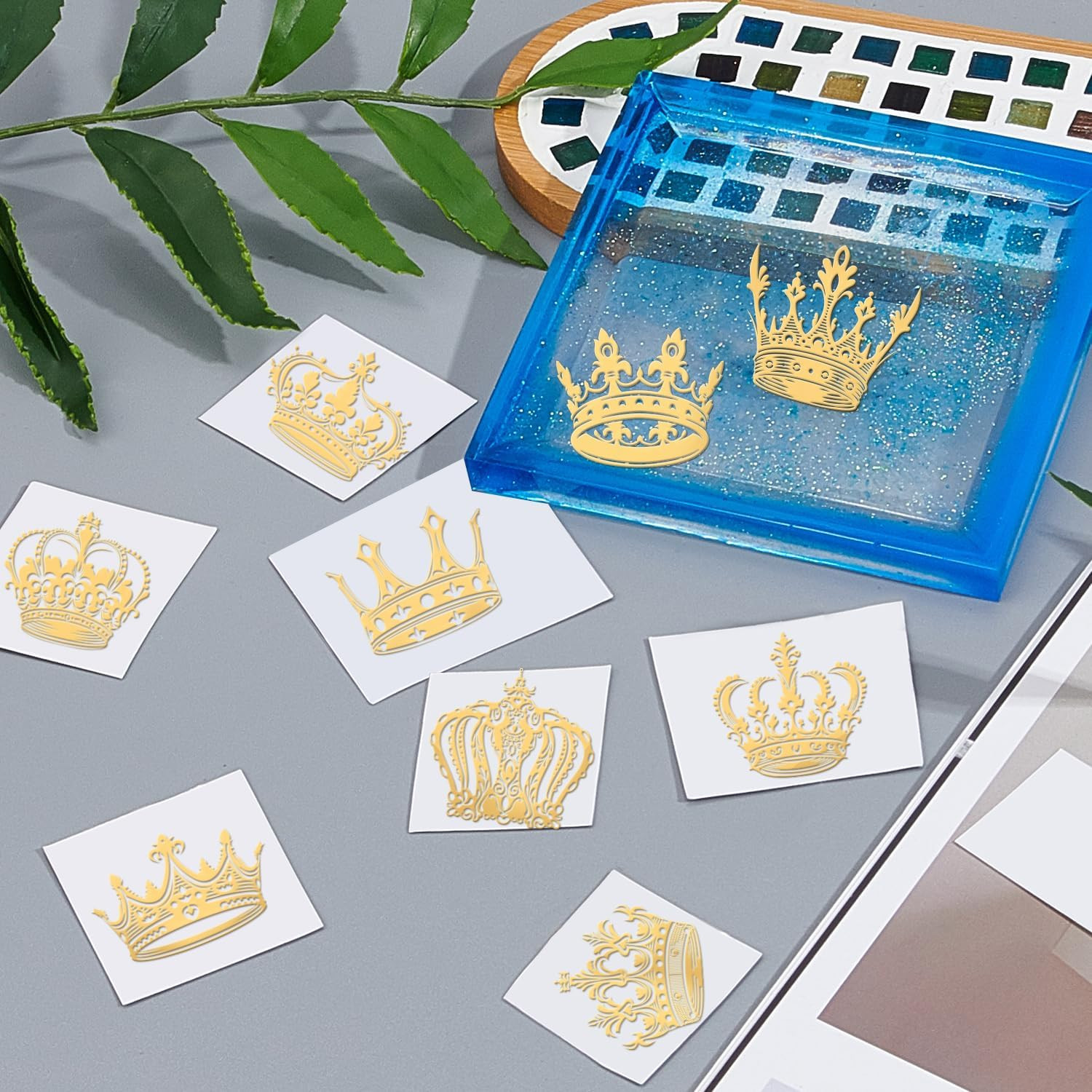 9Pcs 1.6X1.6 Inch Crown Pattern Stickers Crown Metal Sticker Self Adhesive Gold