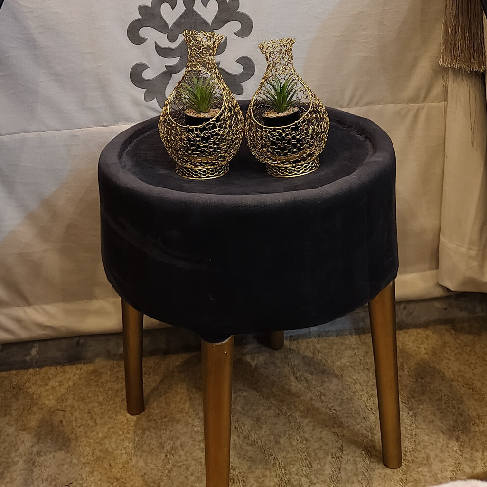 Handcrafted Gold Wire Vase with Artificial Plant – Elegant Home Décor Piece 2135