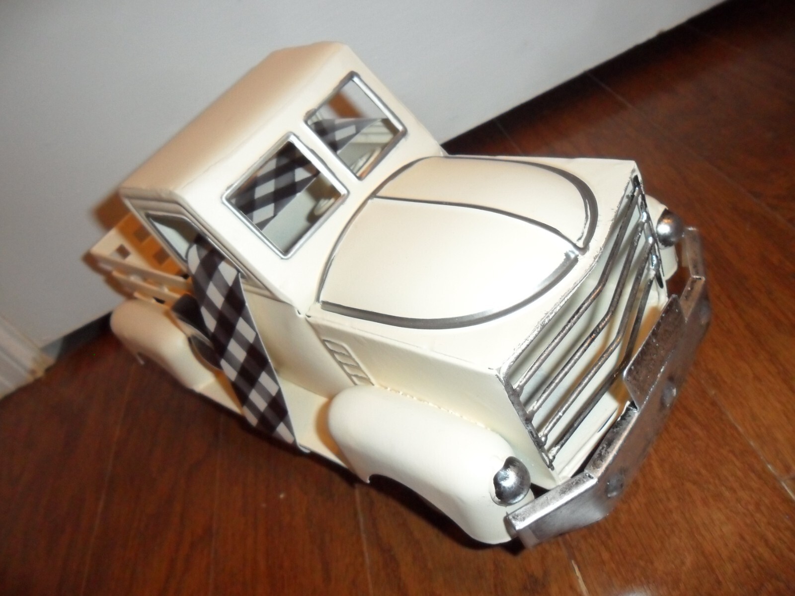 Beige Metal Truck Decoration Happy Hollidays Rustic Home Style