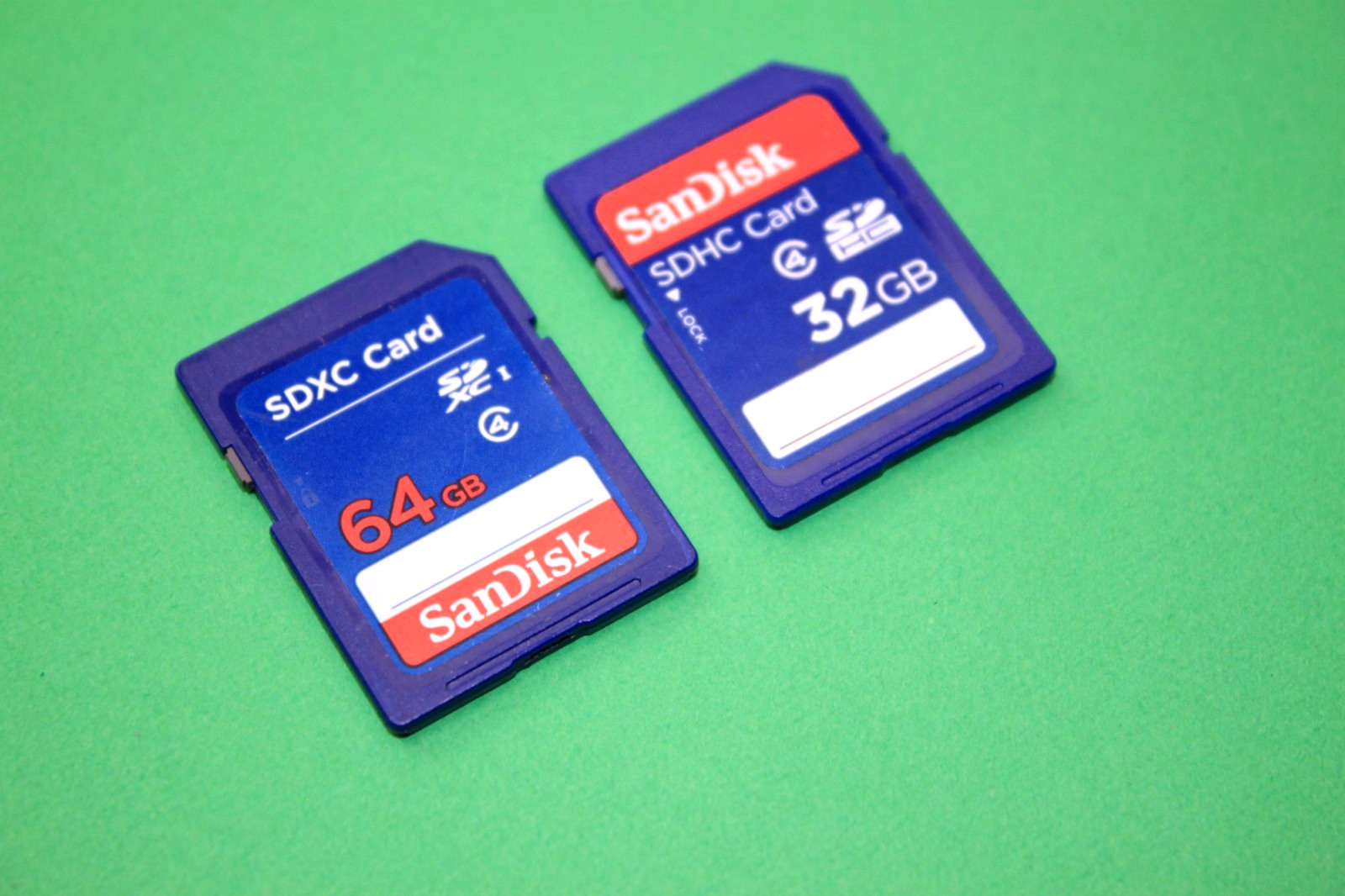 Set of 2 SanDisk (1) 32GB & (1) 64GB Class 4 SDHC Flash Memory SD Card