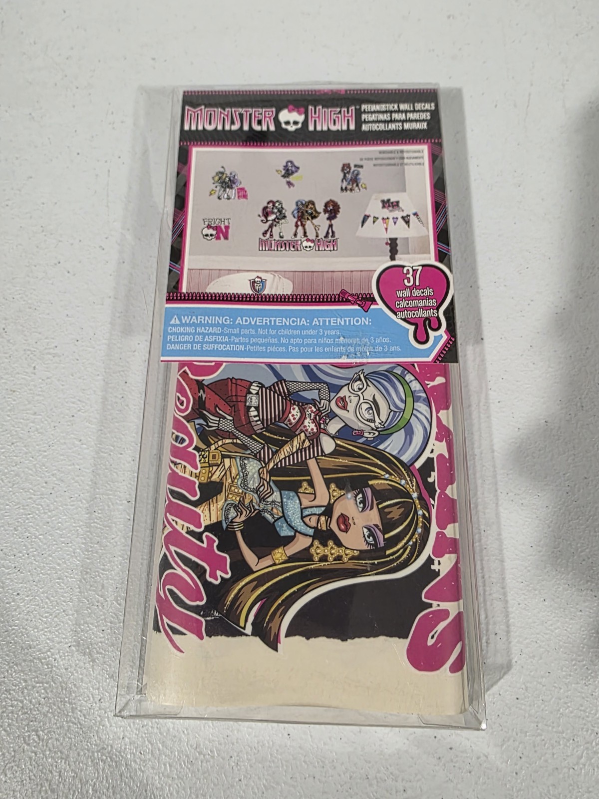 NEW IN PACKAGE 2013 MATTEL MONSTER HIGH PEEL AND STICK WALL DECALS