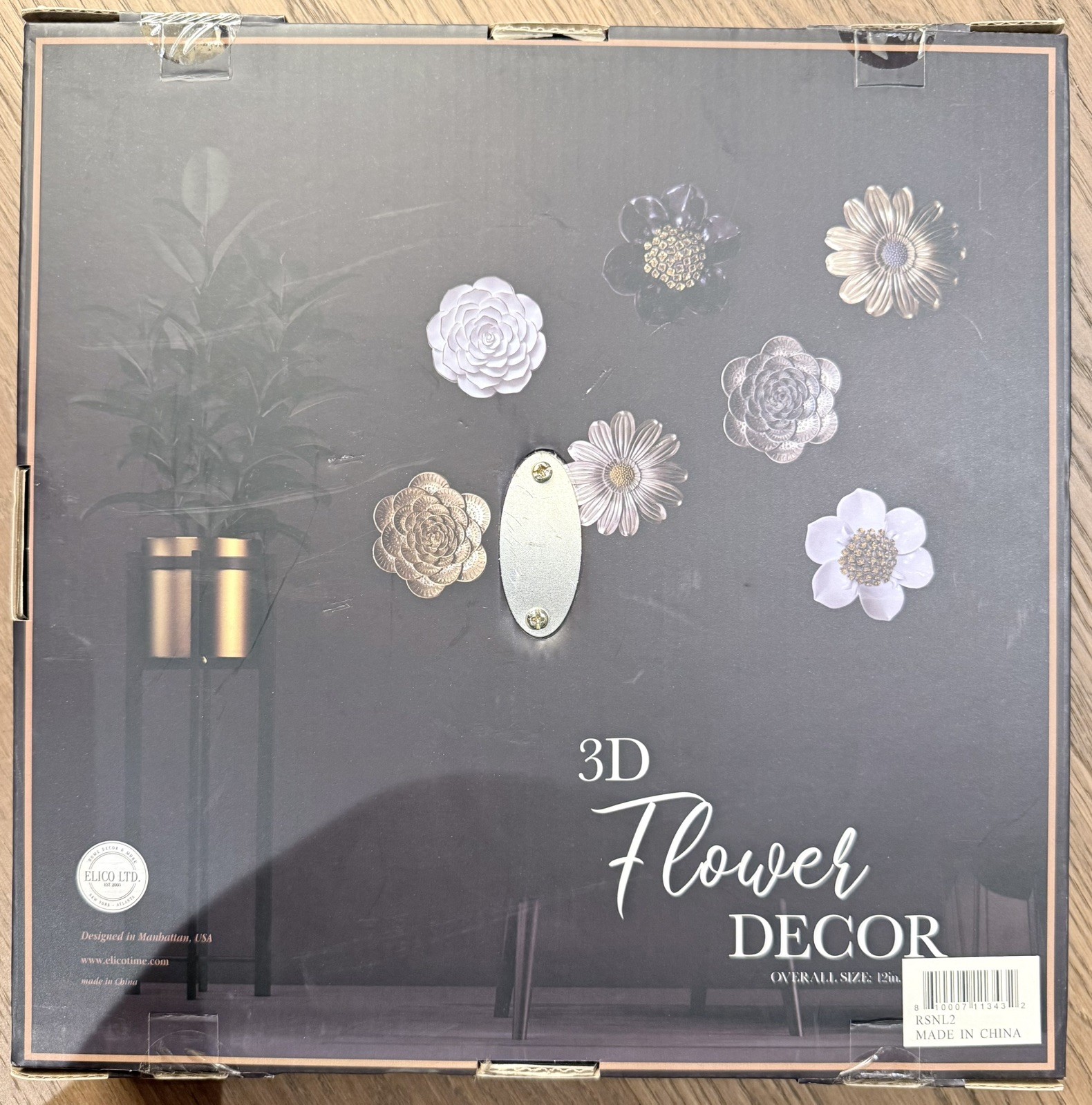 Wall 3rd Flower Decoration For any Room. Very Pretty. Brand New!