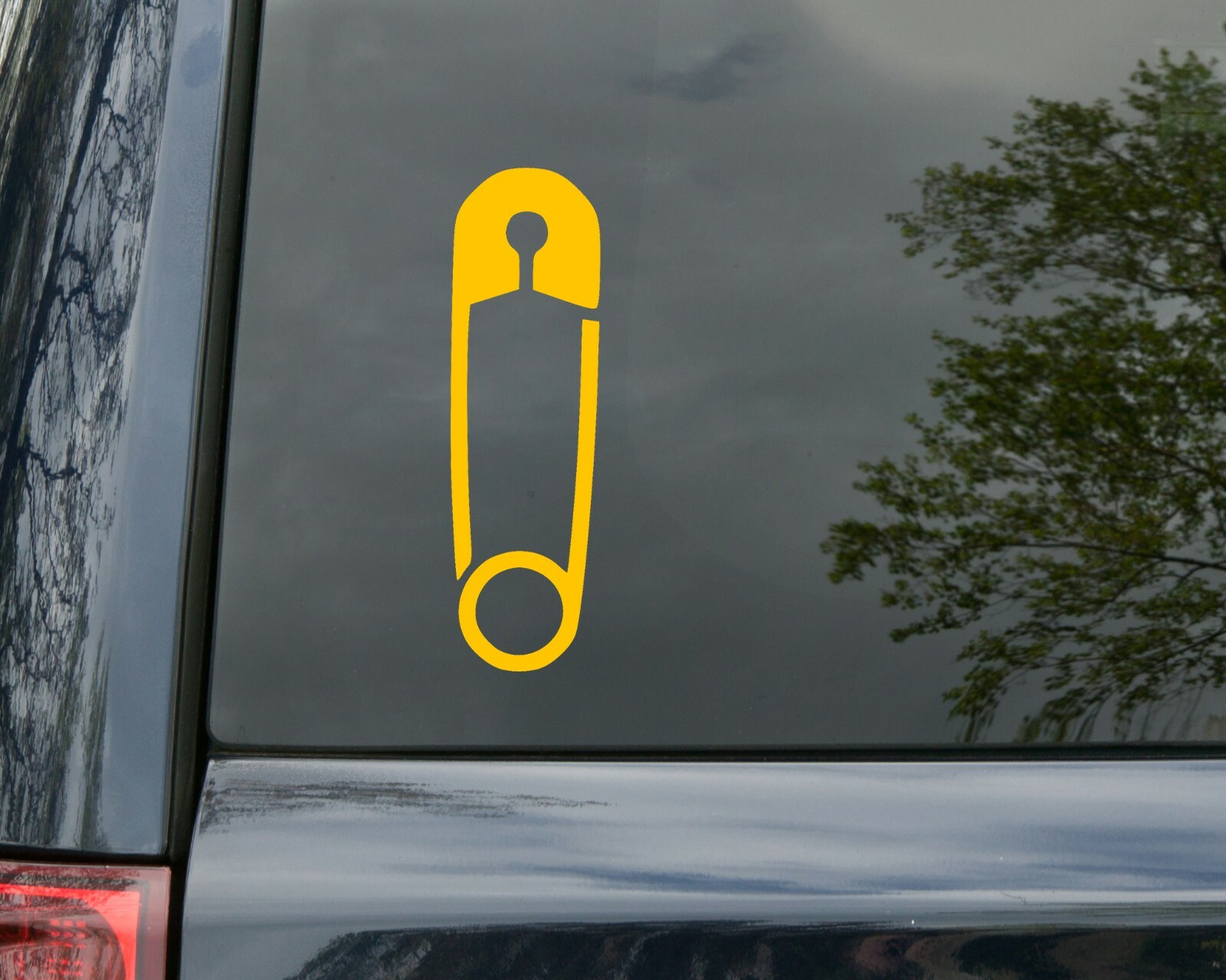Safety Pin Vinyl Decal – Laundry Room Diapers Solidarity – Die Cut Sticker