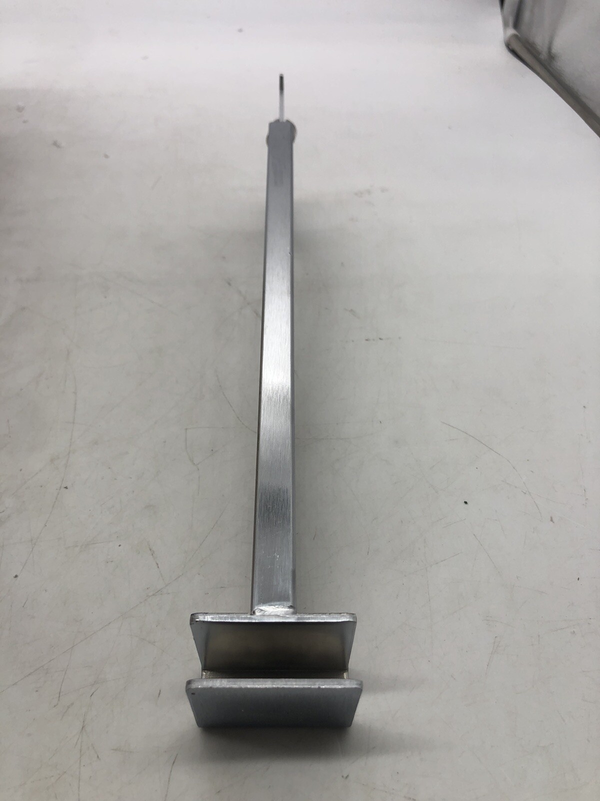 Econoco CR12-SC 12" Long Rectangular Hangrail Bracket (Pack of 25)