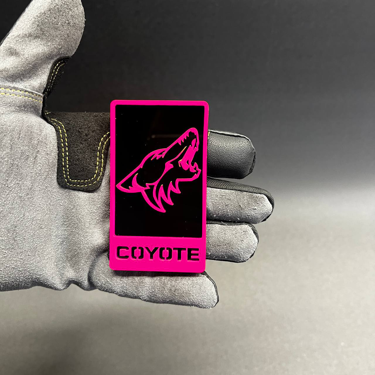 PINK – BLACK Coyote Car Badge Emblem Grill – Trunk Aggressive Racing Tailgate