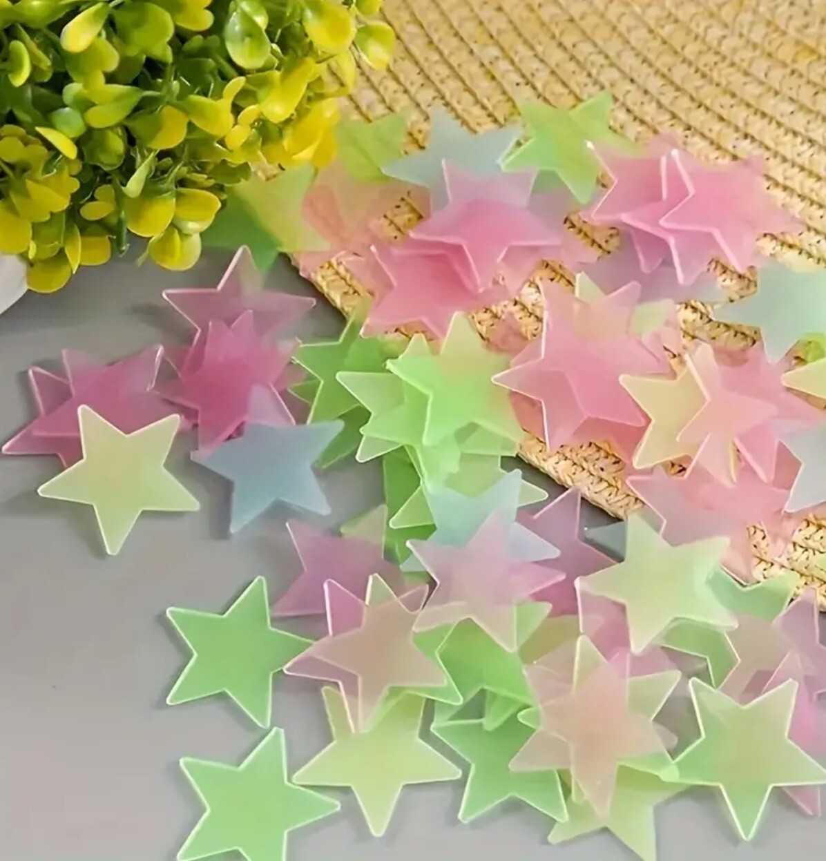 100PCS 3CM Luminous Star Wall Sticker Luminous Fluorescent 3D Kids Bedroom