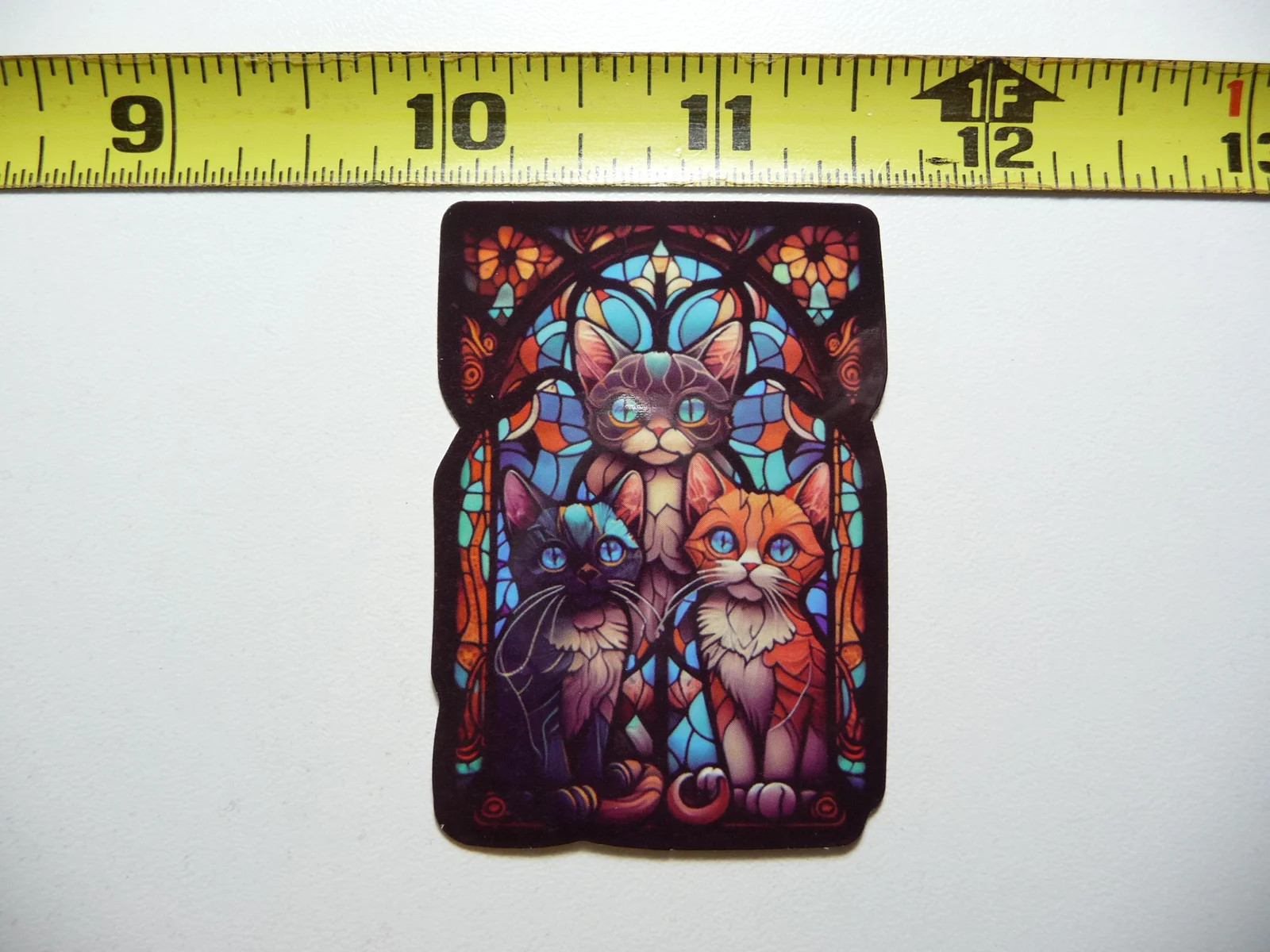 3 CATS SITTING SMALL STICKER DECAL STAINED GLASS STYLE BEAUTIFUL COLORS