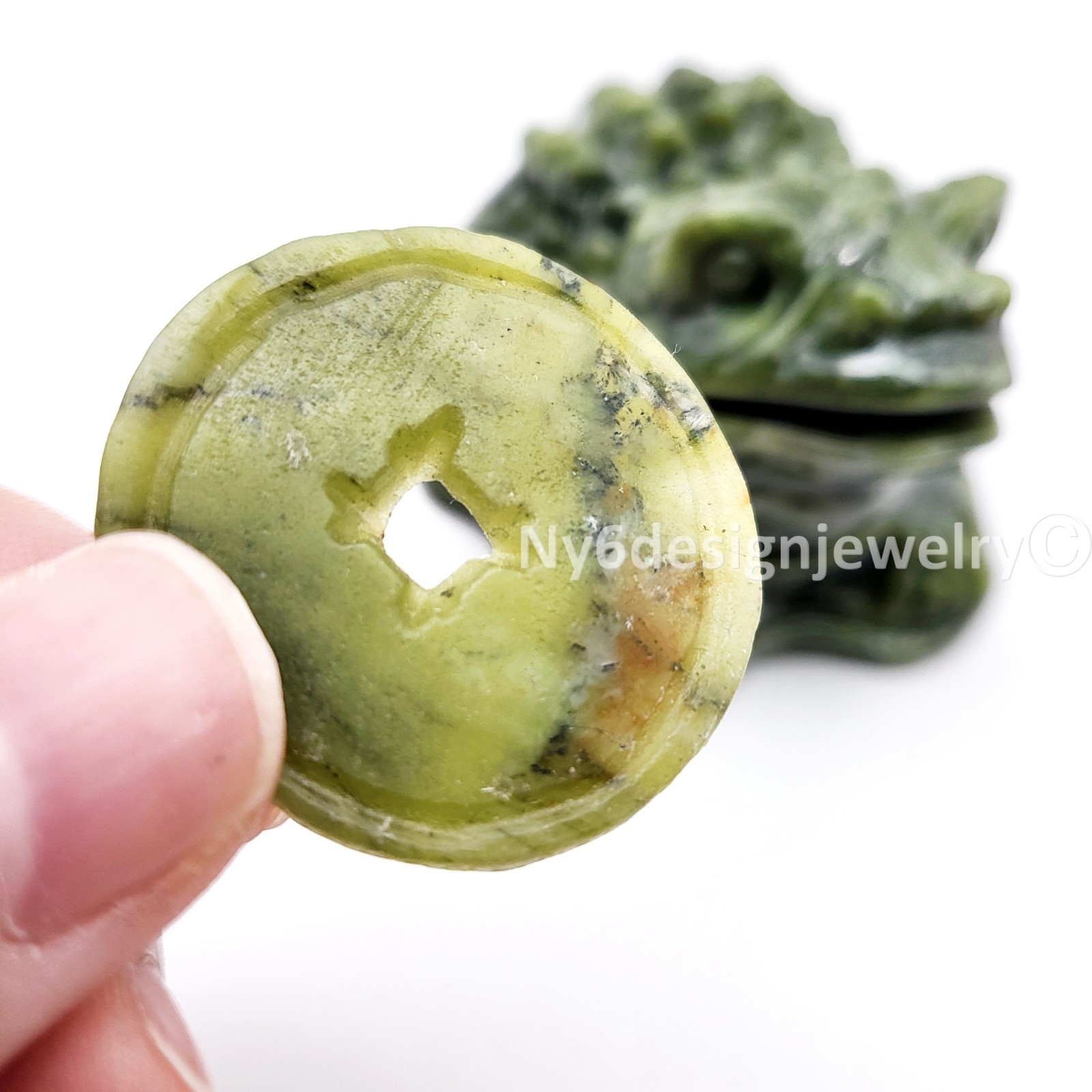 Feng Shui Money Frog Jade Statue – Three Legged Toad of Wealth, Lucky Money Frog