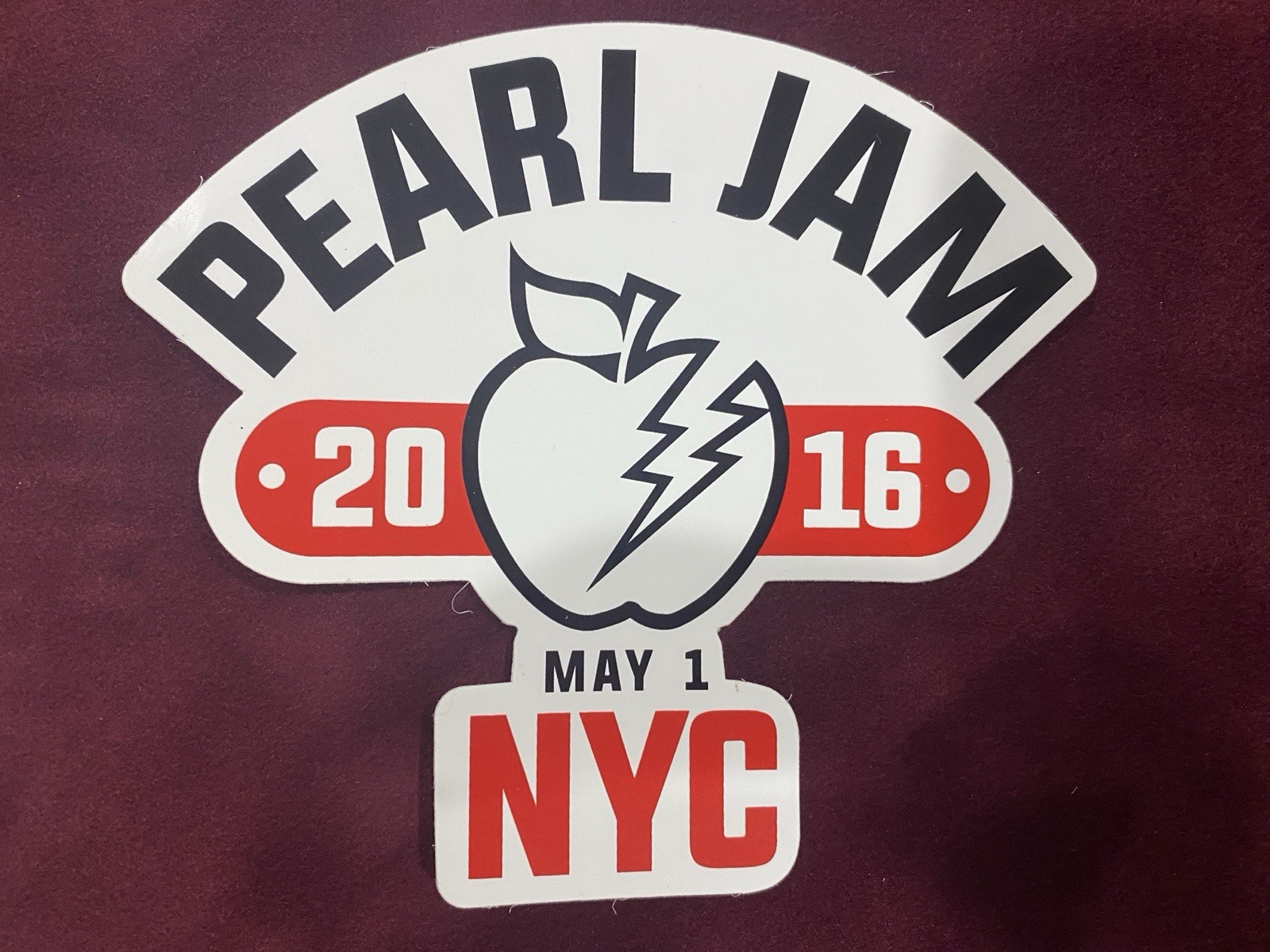 Pearl Jam New York City, NY May 1, 2016 TOUR STICKER – New / Unused.