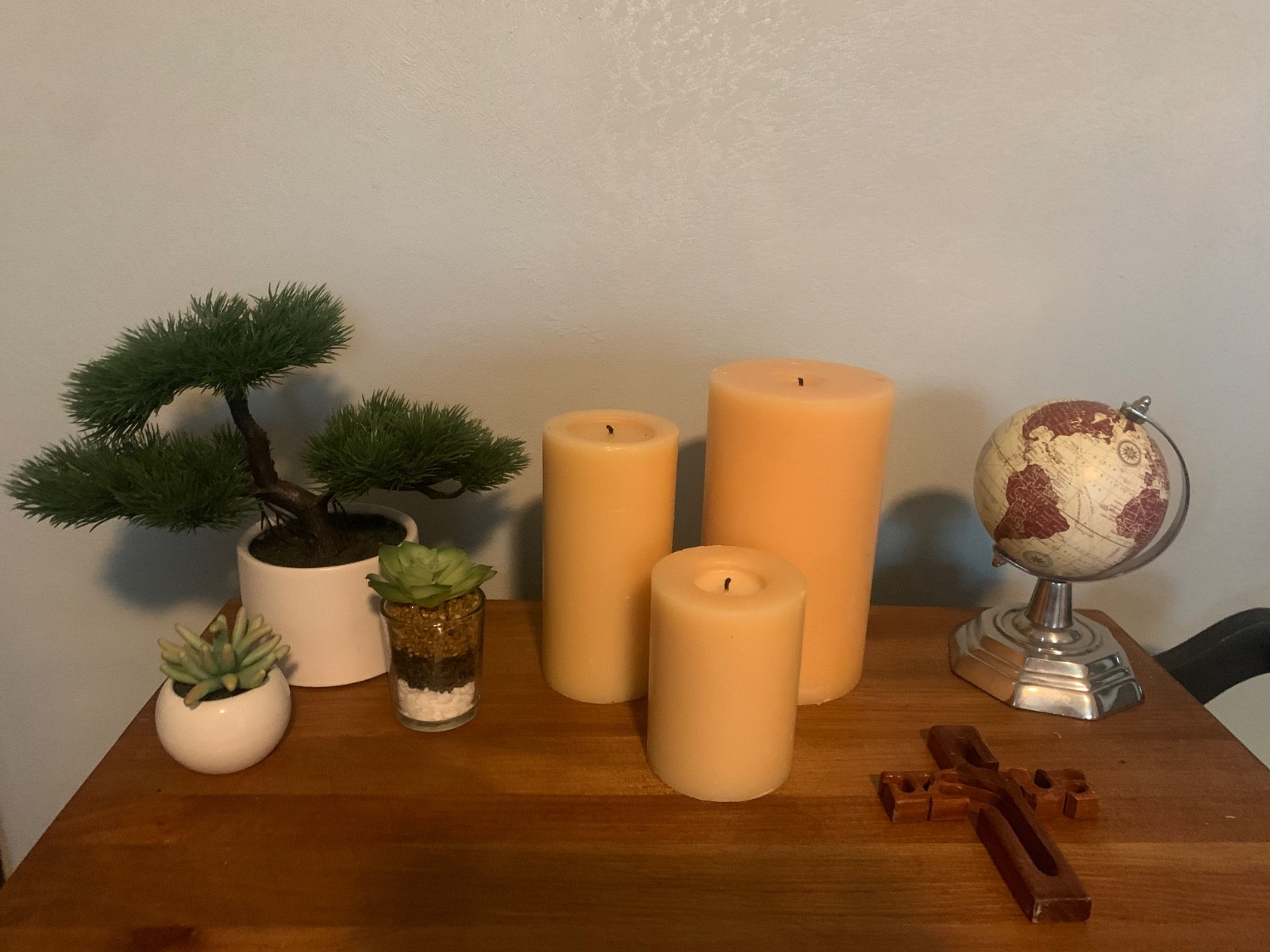 Home Decor – faux plants, candles, etc.