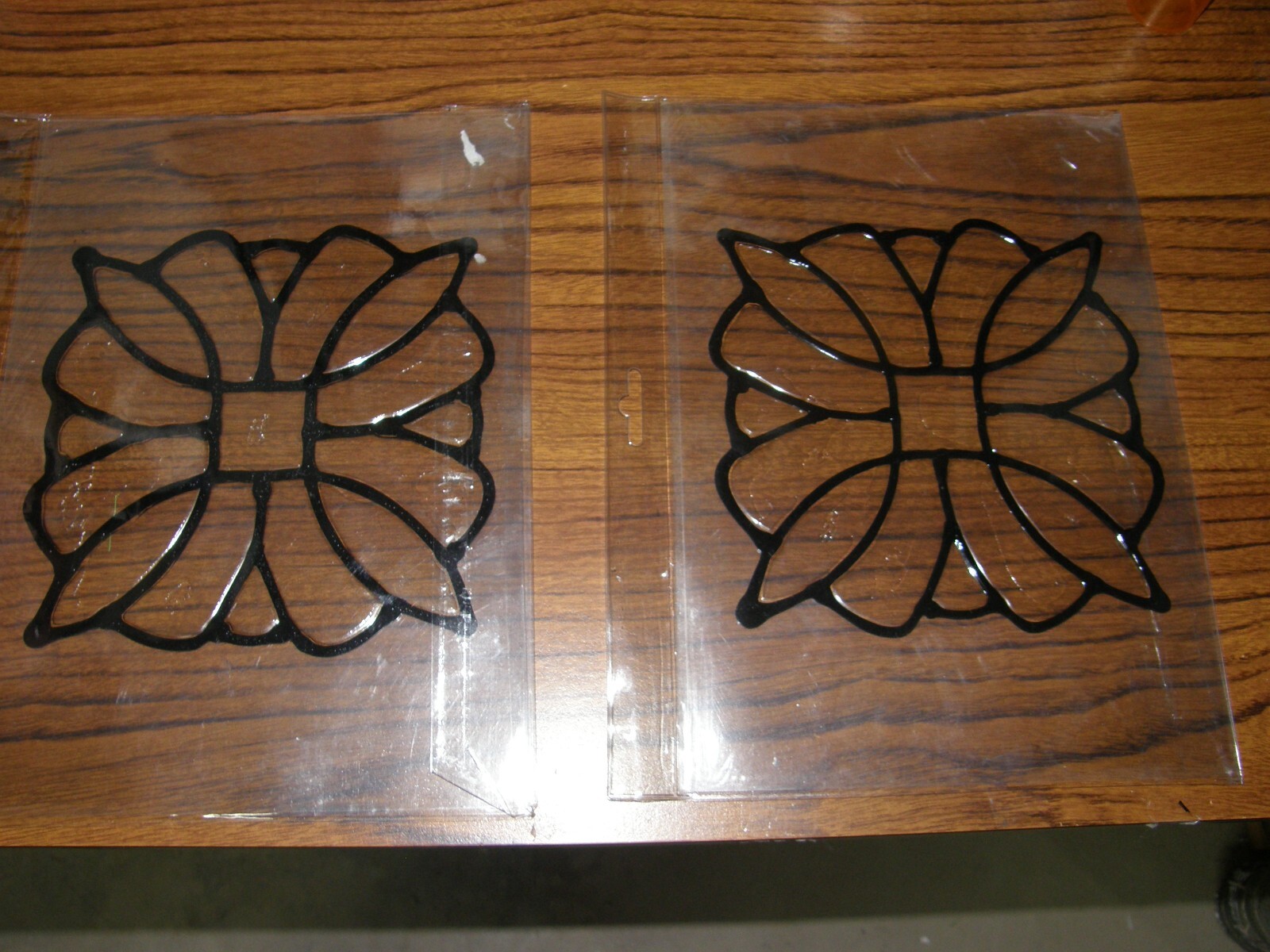 9259) 2:Brewster Home Fashions Essex Clear/Black Stained-Glass Appliqués 6×6"