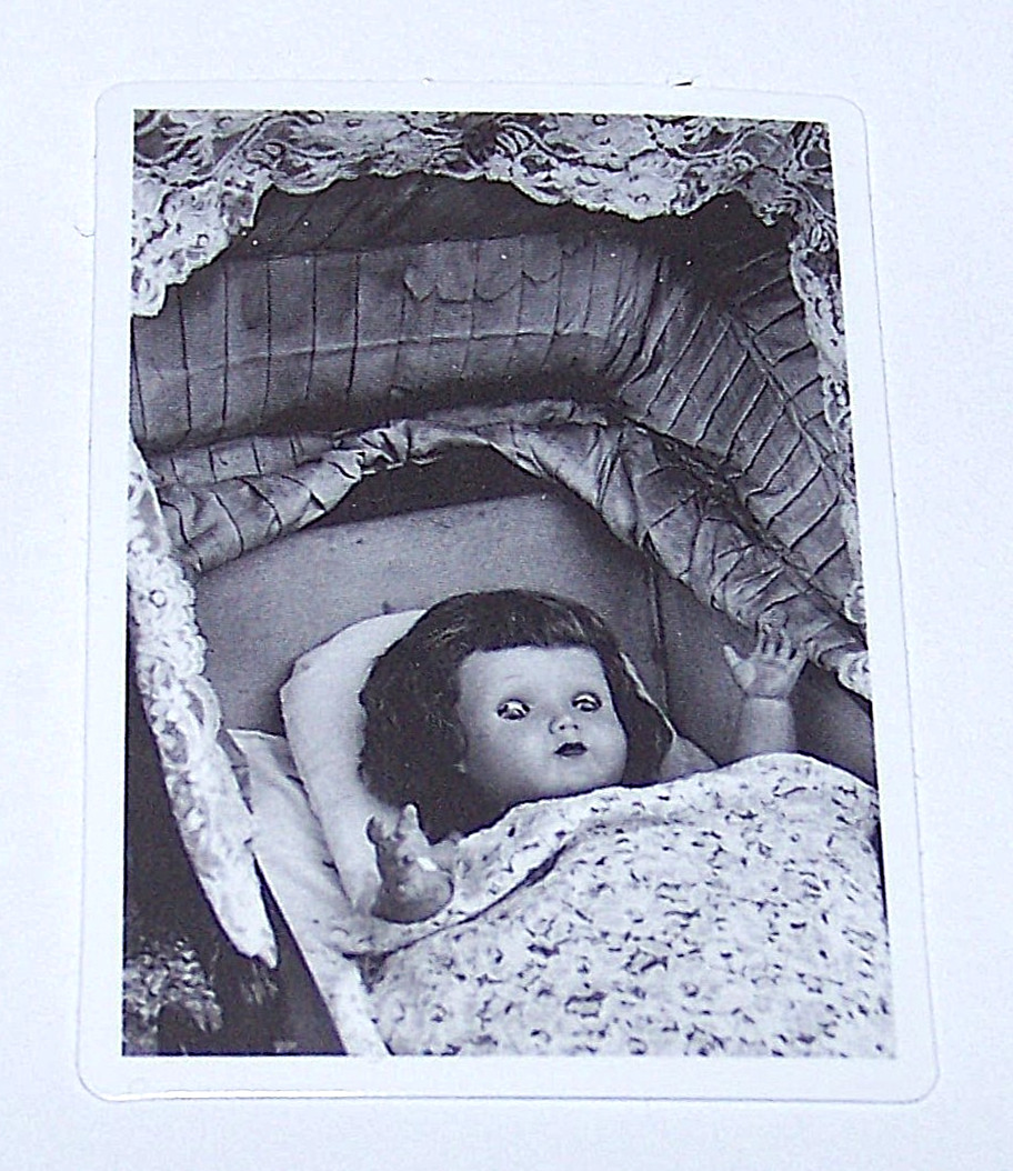 CREEPY DOLL – Cut Sticker Decal Movie Horror Film TV Halloween Old Doll Image