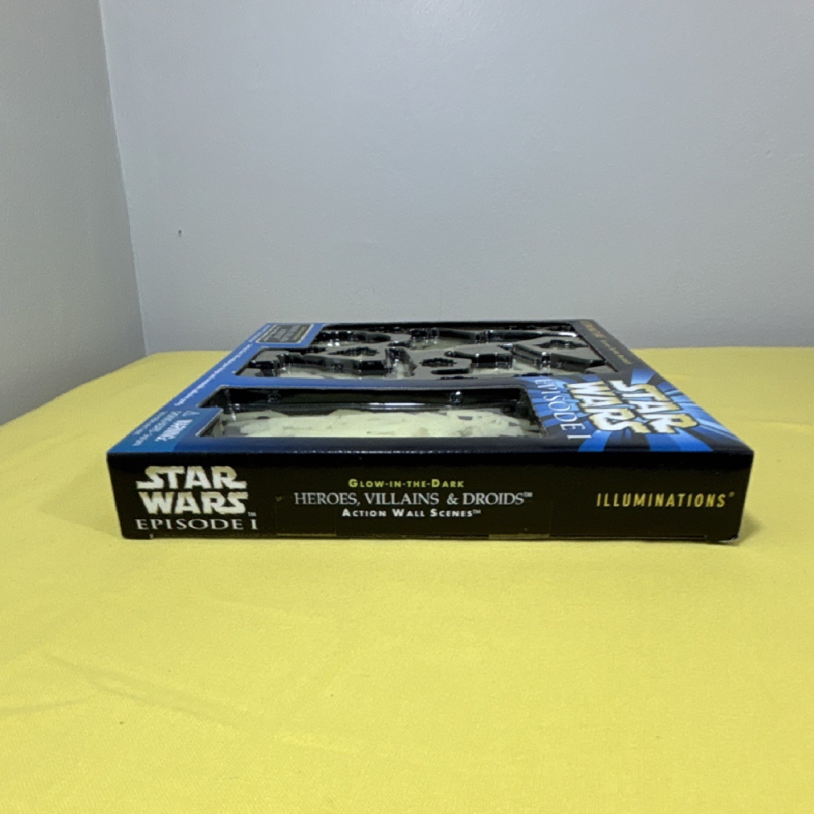 Star Wars Episode 1 ILLUMINATIONS glow in the dark Heroes Villains & Droids