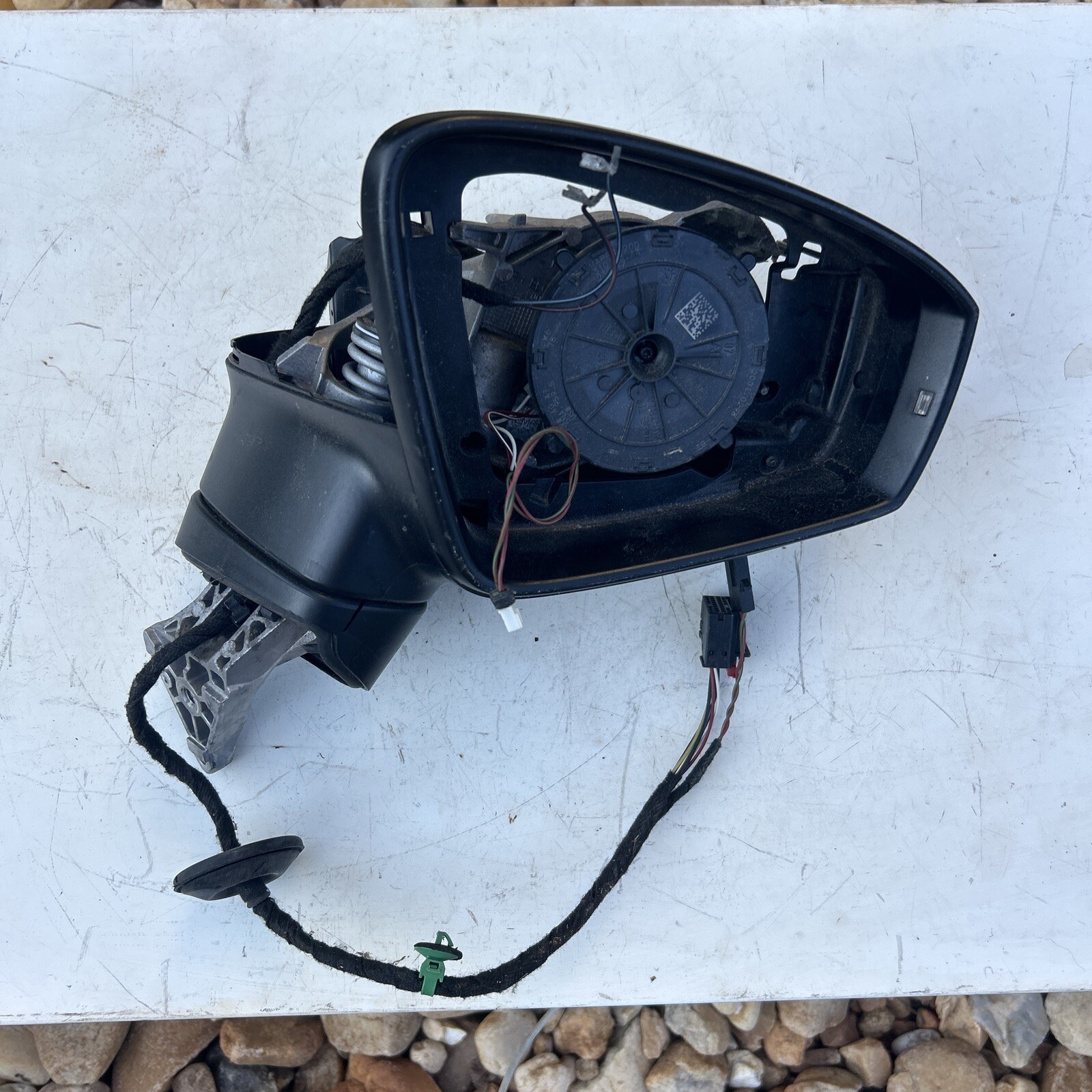 2018-2023 Volkswagen Tiguan Right Door Mirror OEM 5NN857502T
