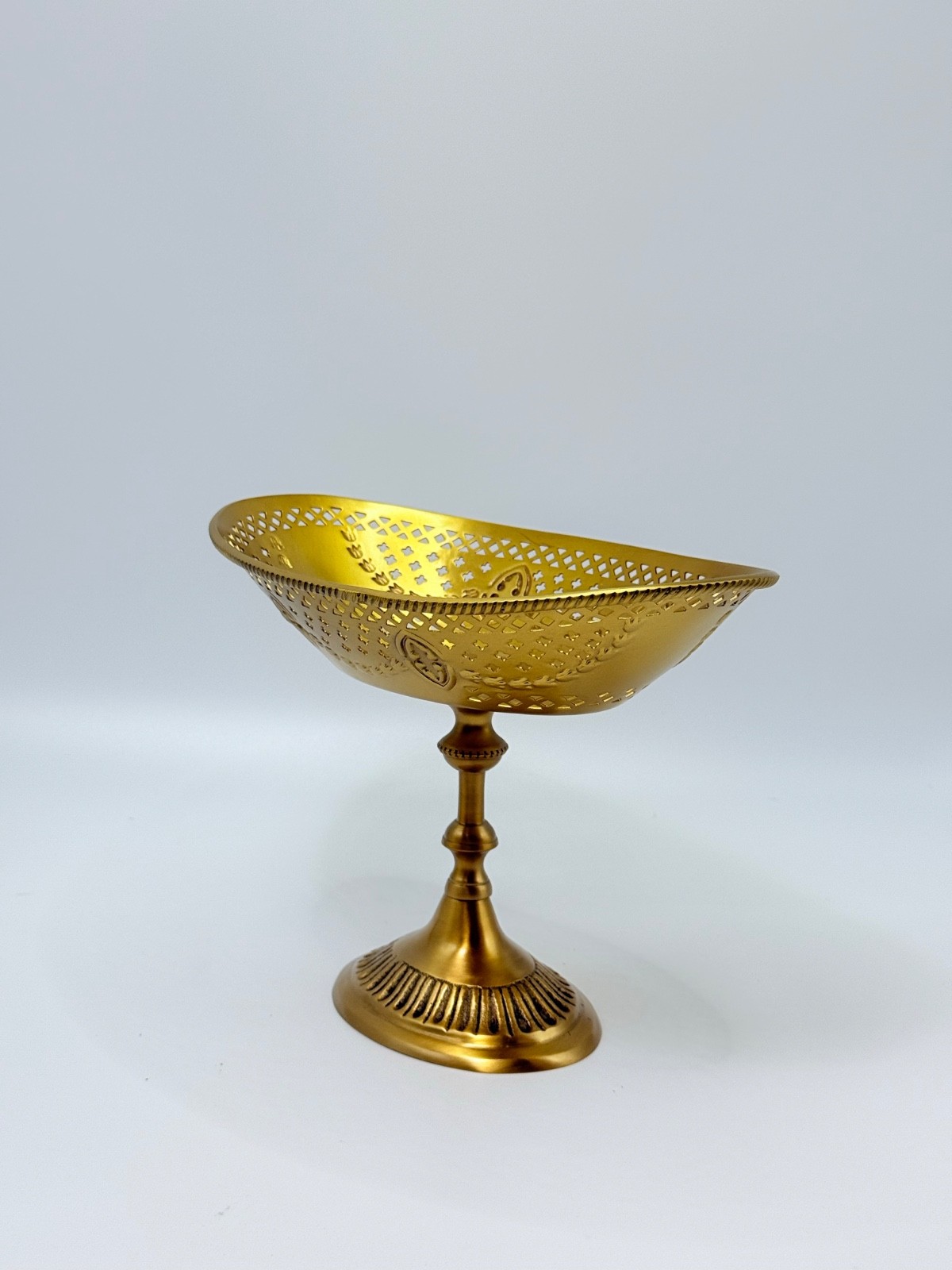 Elegant Copper Pedestal Bowl – Candy, Fruit, or Decorative Dish ✨