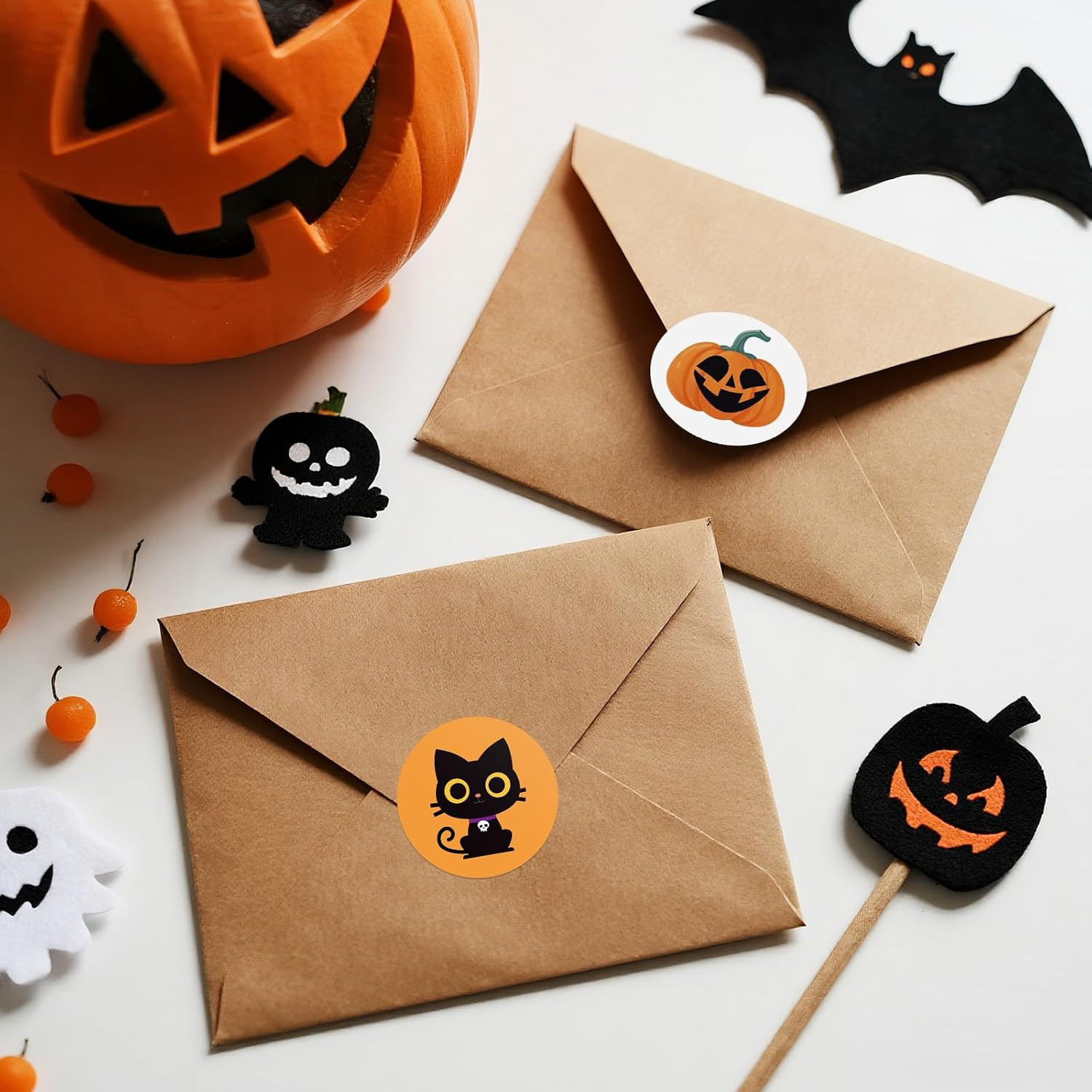 1000 Pcs Halloween Stickers | 1.5 Inch round Pumpkins, Bats, Spiders, Ghosts, Ca