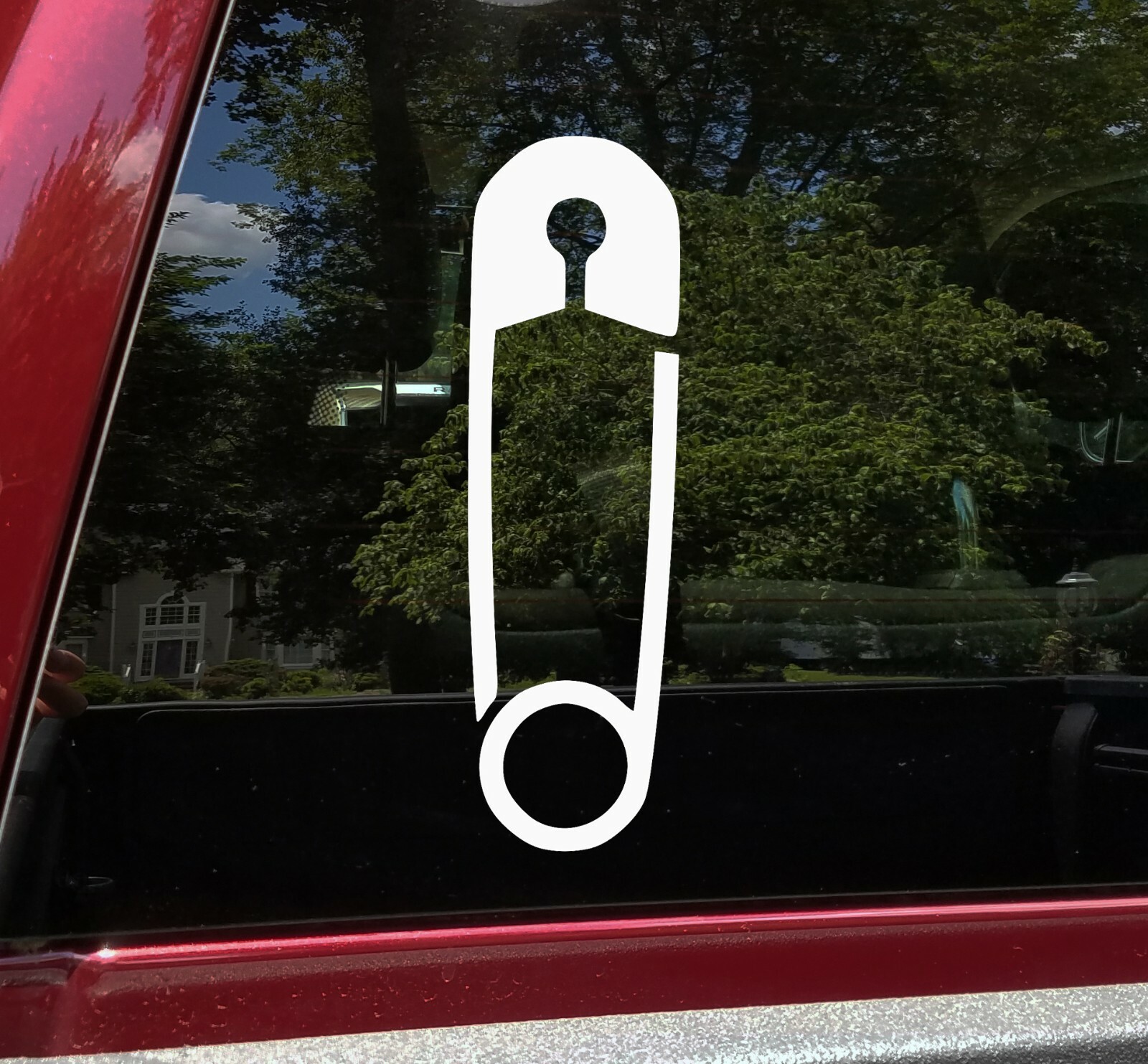 Safety Pin Vinyl Decal – Laundry Room Diapers Solidarity – Die Cut Sticker