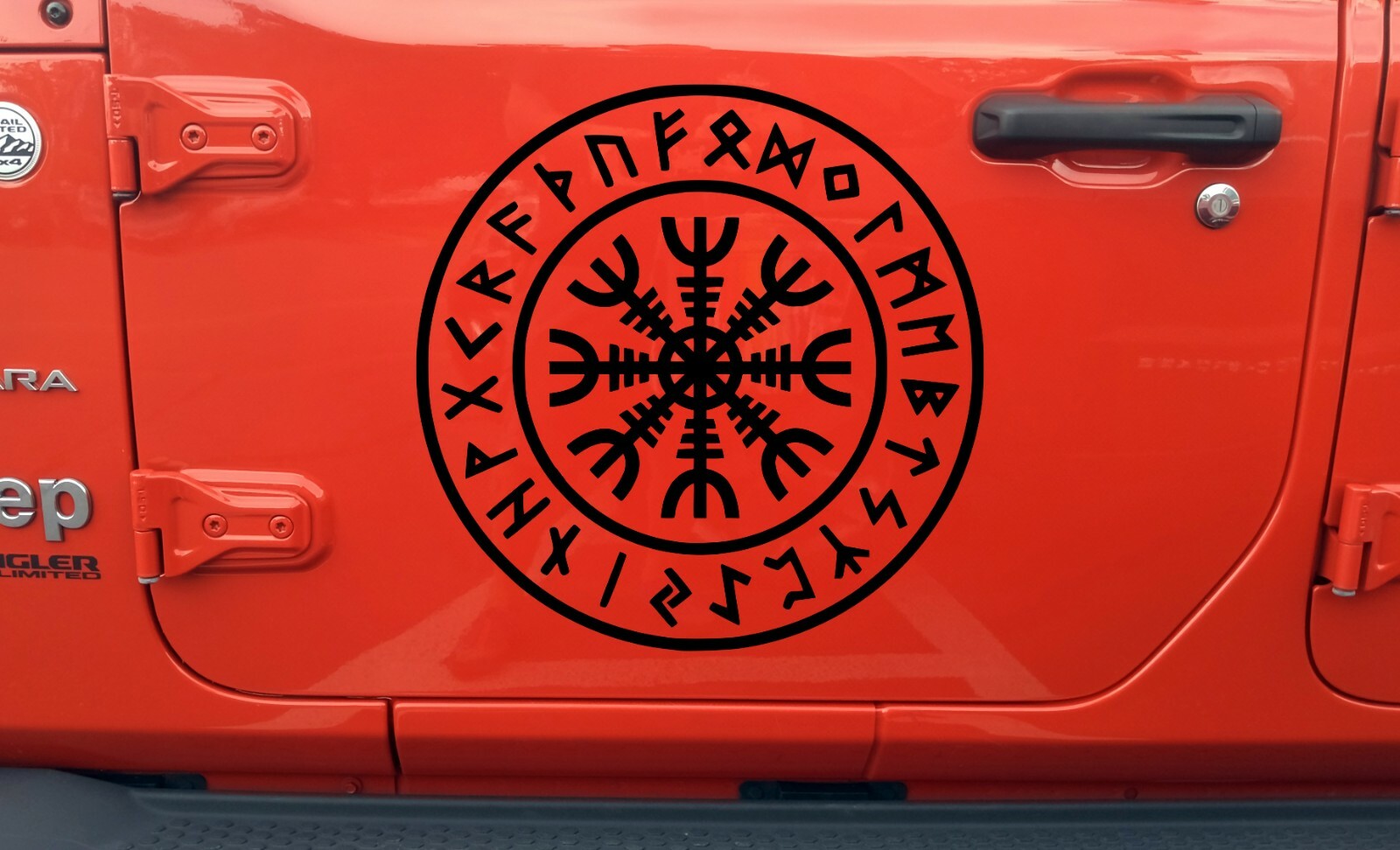 Helm of Awe Terror V5 in Runic Circle Vinyl Celtic | Nordic Viking Runes Sticker
