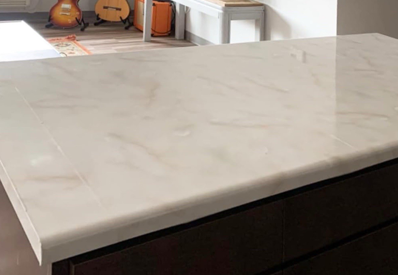 ROSEROSA Peel and Stick Faux Glossy Marble Self-Adhesive Wallpaper Countertop
