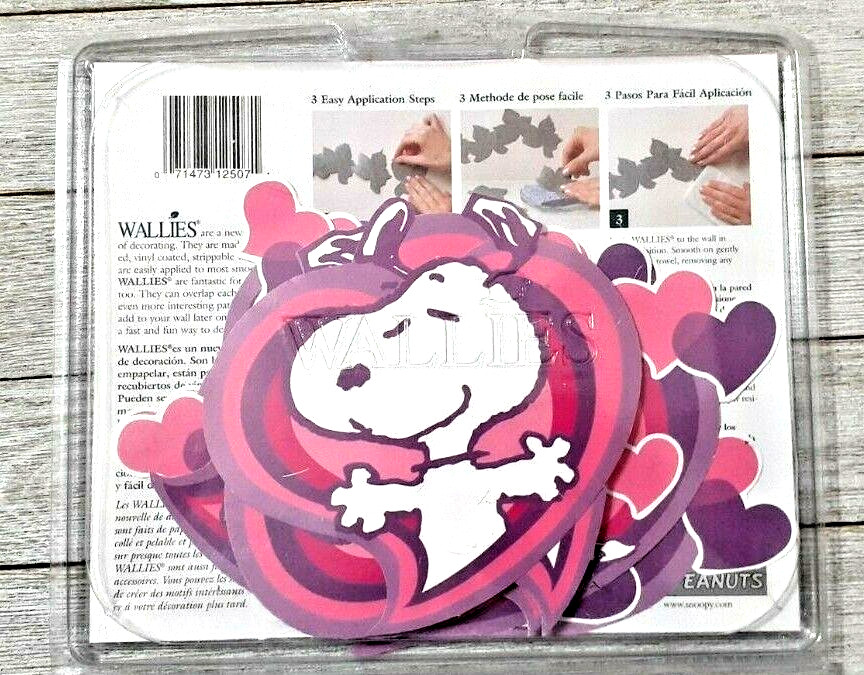 Peanuts Snoopy Wallies Love Hearts 25 Piece Pre-pasted Wall Cutouts Decals