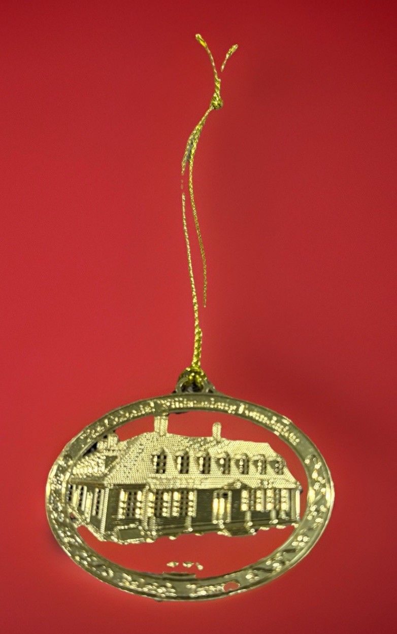 2018 Colonial Williamsburg Raleigh Tavern Oval Gold Finish Christmas Ornament