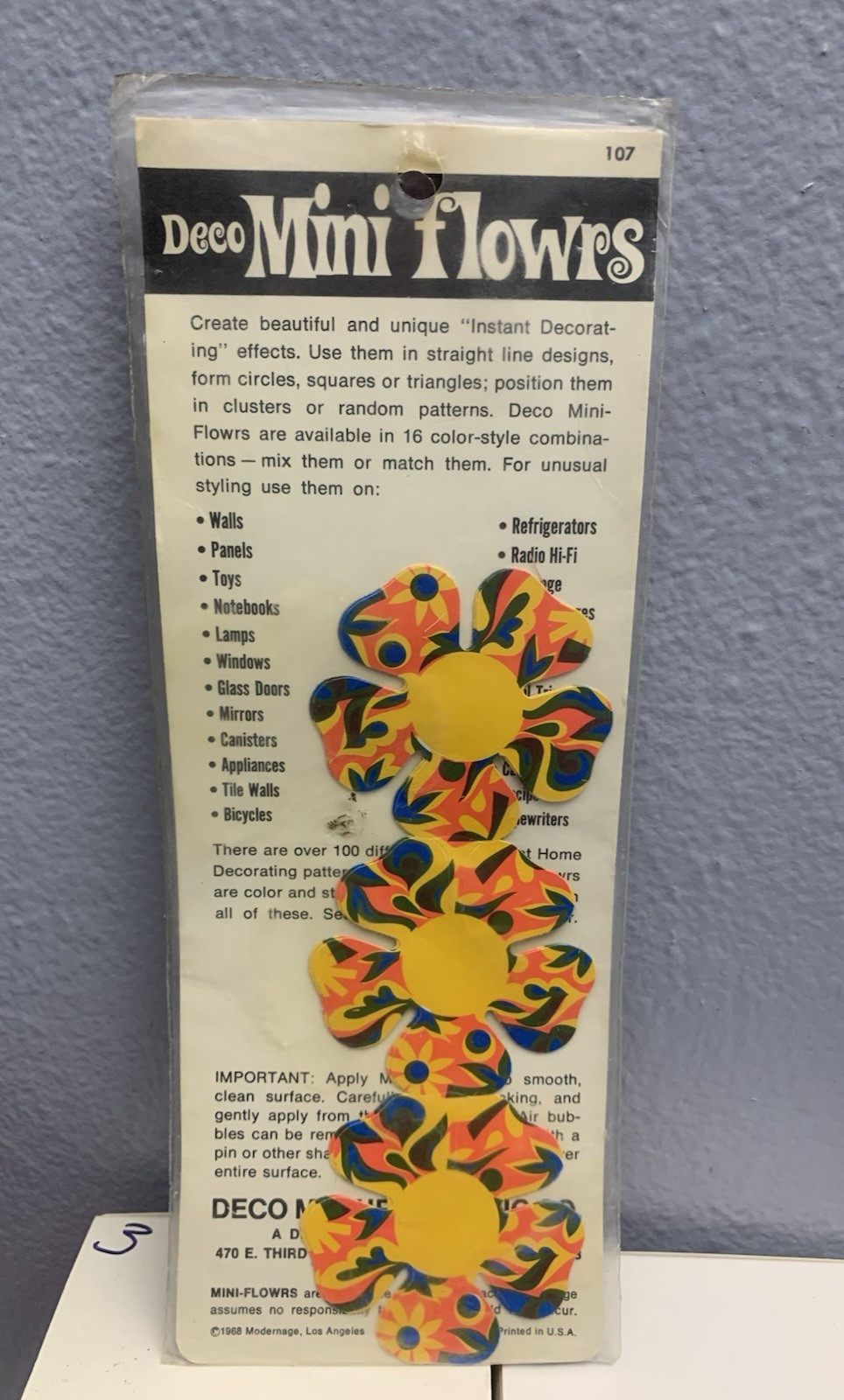 Vintage 60s Deco Mini Flowrs A Flower Power Groovy 10 pc Self-Adhesive Retro