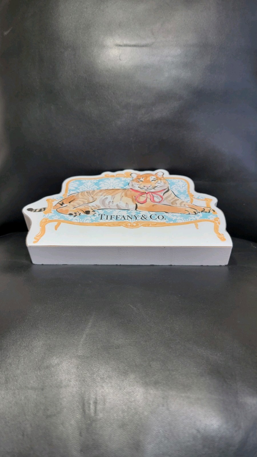 Tiffany & Co Wooden Sign Home Decor Meditating Tiger with Pink Bow 8" x 5" X 1"