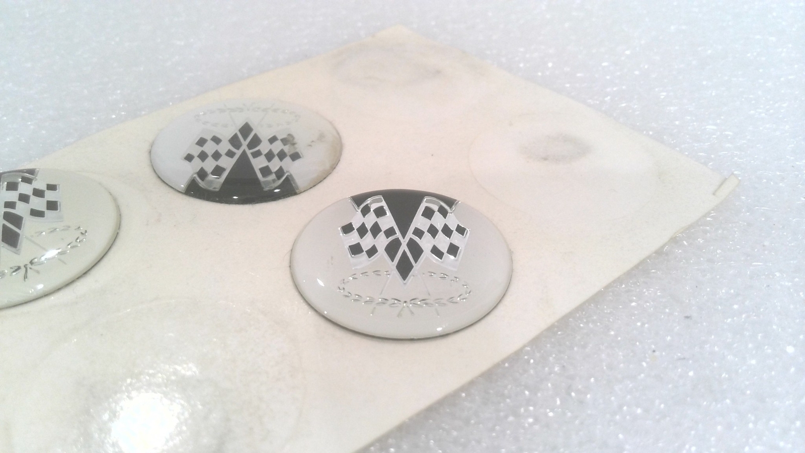 RACING FLAGS DOMED STICKER, WHITE/SILVER/BLACK, 2.5 MM X 1.1" (LOT OF 24)