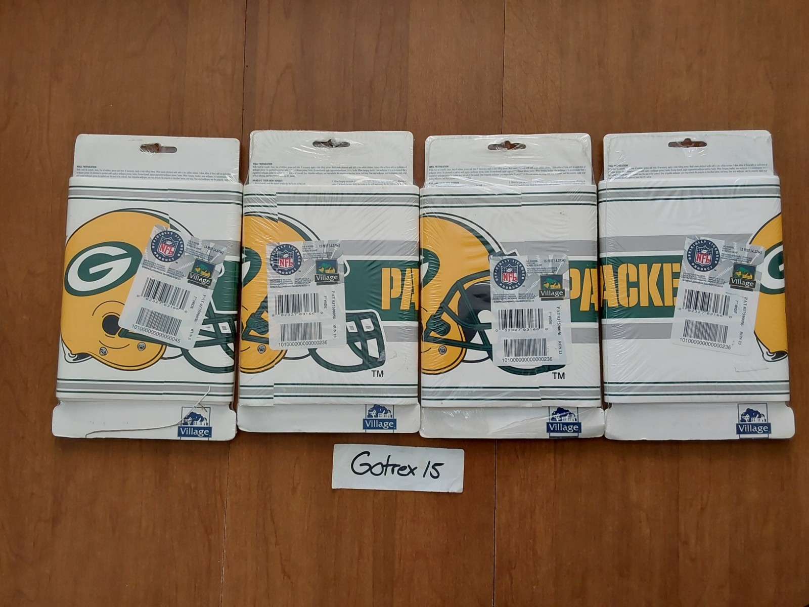 Village WallpaperWallcoverings NFL Borders Green Bay Packers Peel & Stick x4