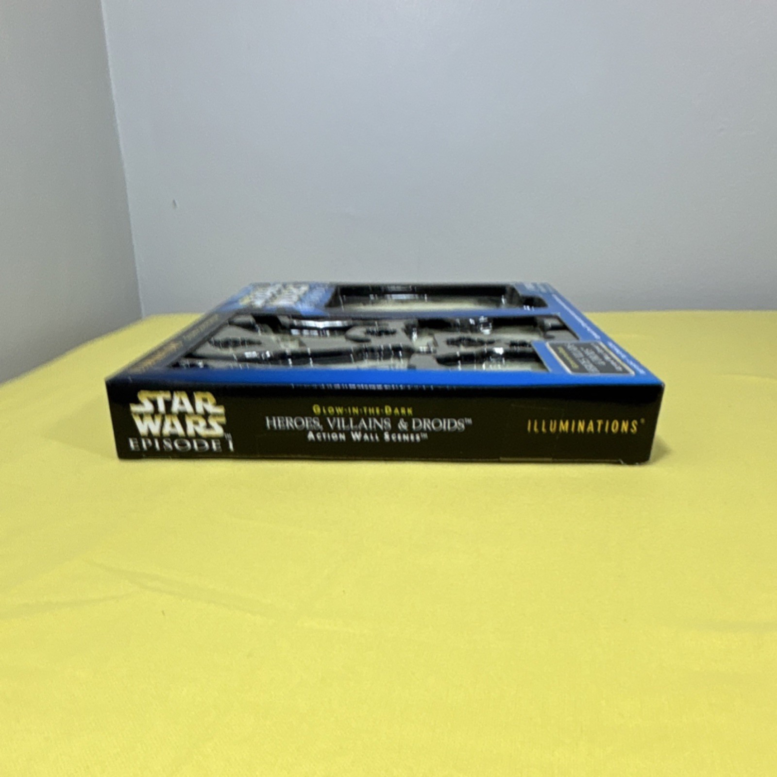 Star Wars Episode 1 ILLUMINATIONS glow in the dark Heroes Villains & Droids