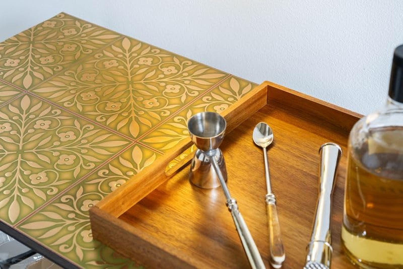 Main Street 24-Pack of 8 x 8" Wallpaper Tiles Peel and Sitck in Gold and Gree…