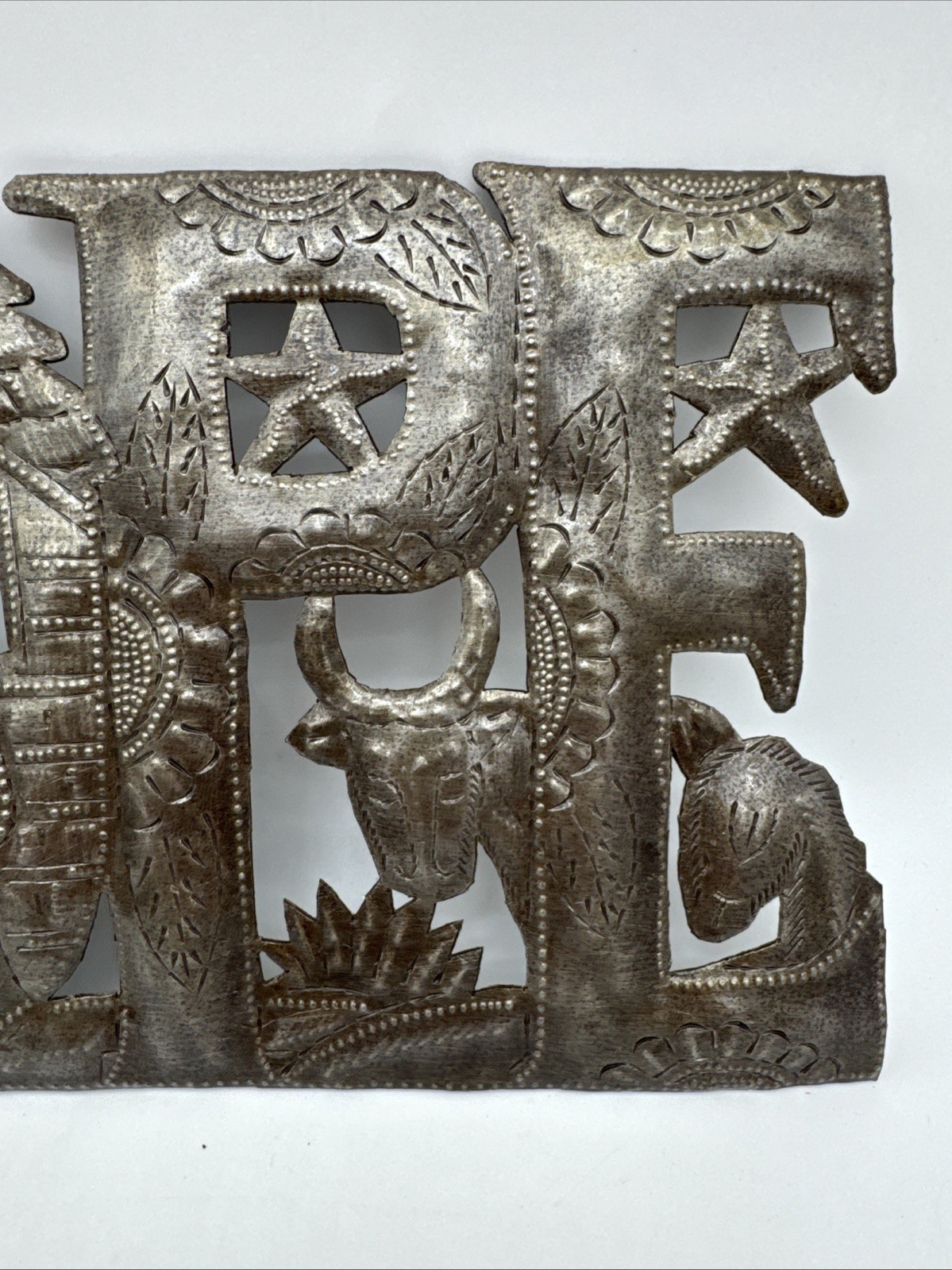 Freestanding 3D Manger Recycled Steel HOPE