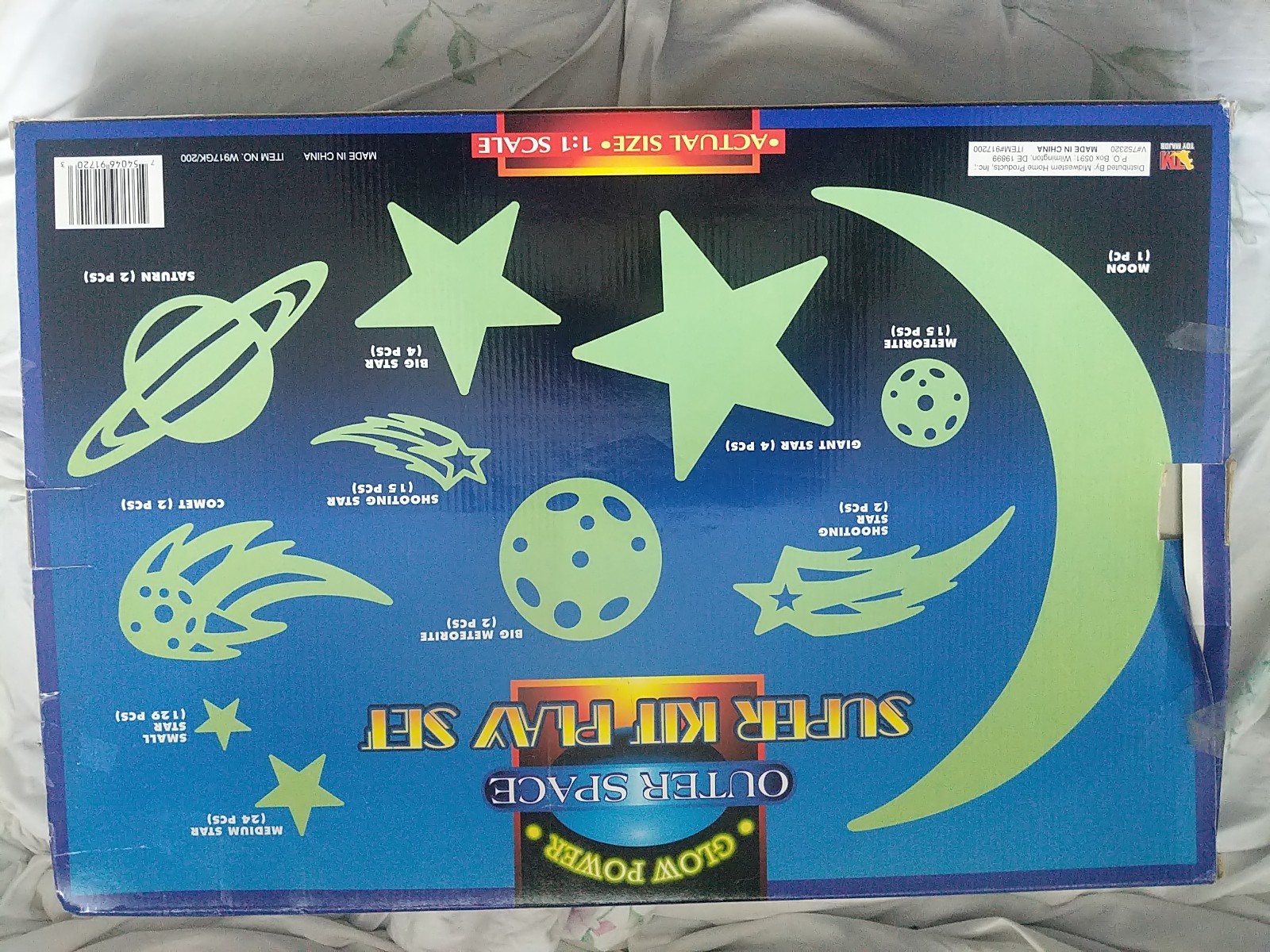 Toy Major Glow In The Dark – 200 Pieces – Moons, Stars, Comet, Planets Meteorite
