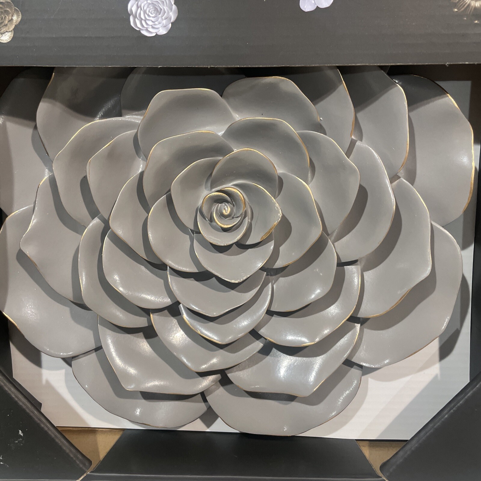 Wall 3rd Flower Decoration For any Room. Very Pretty. Brand New!