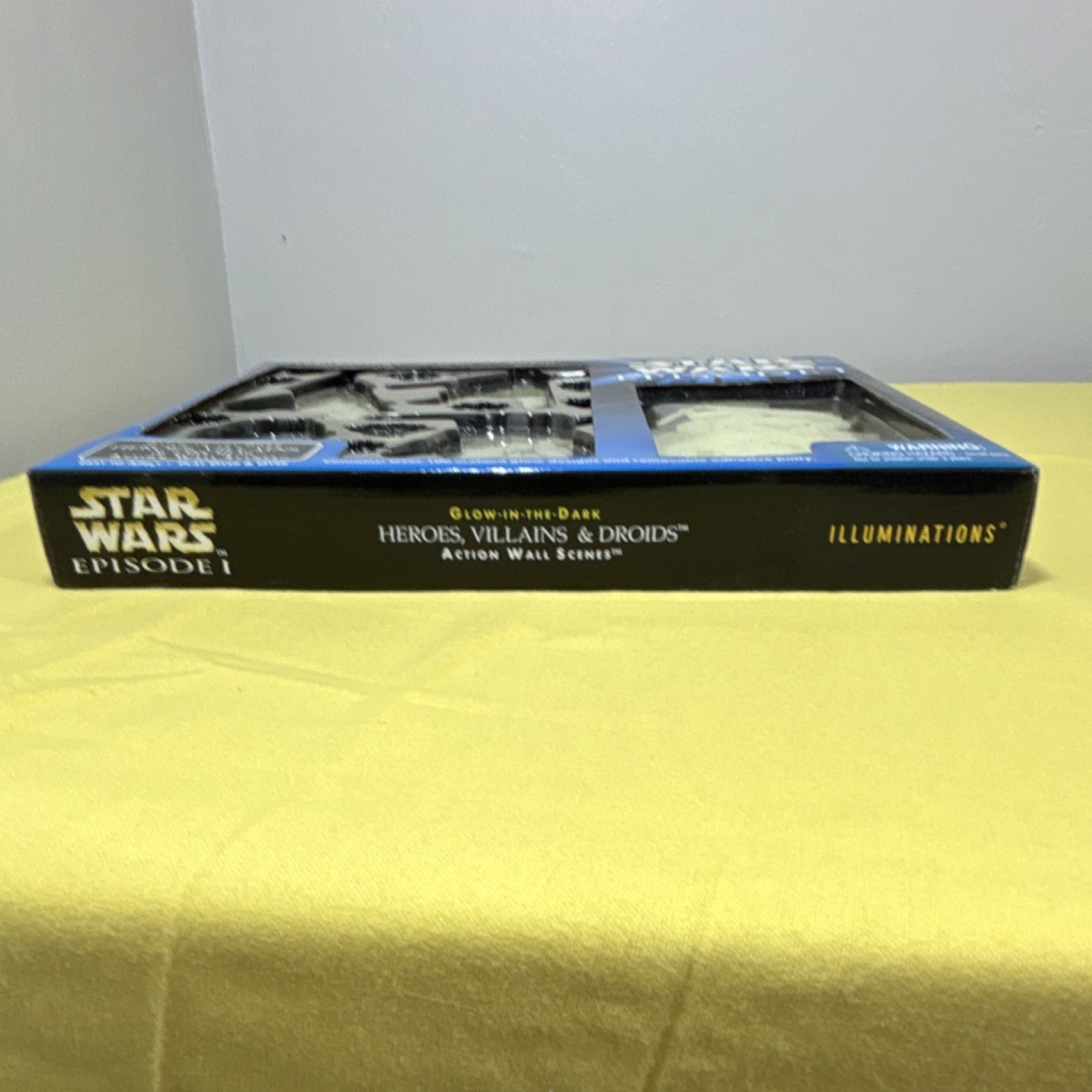 Star Wars Episode 1 ILLUMINATIONS glow in the dark Heroes Villains & Droids