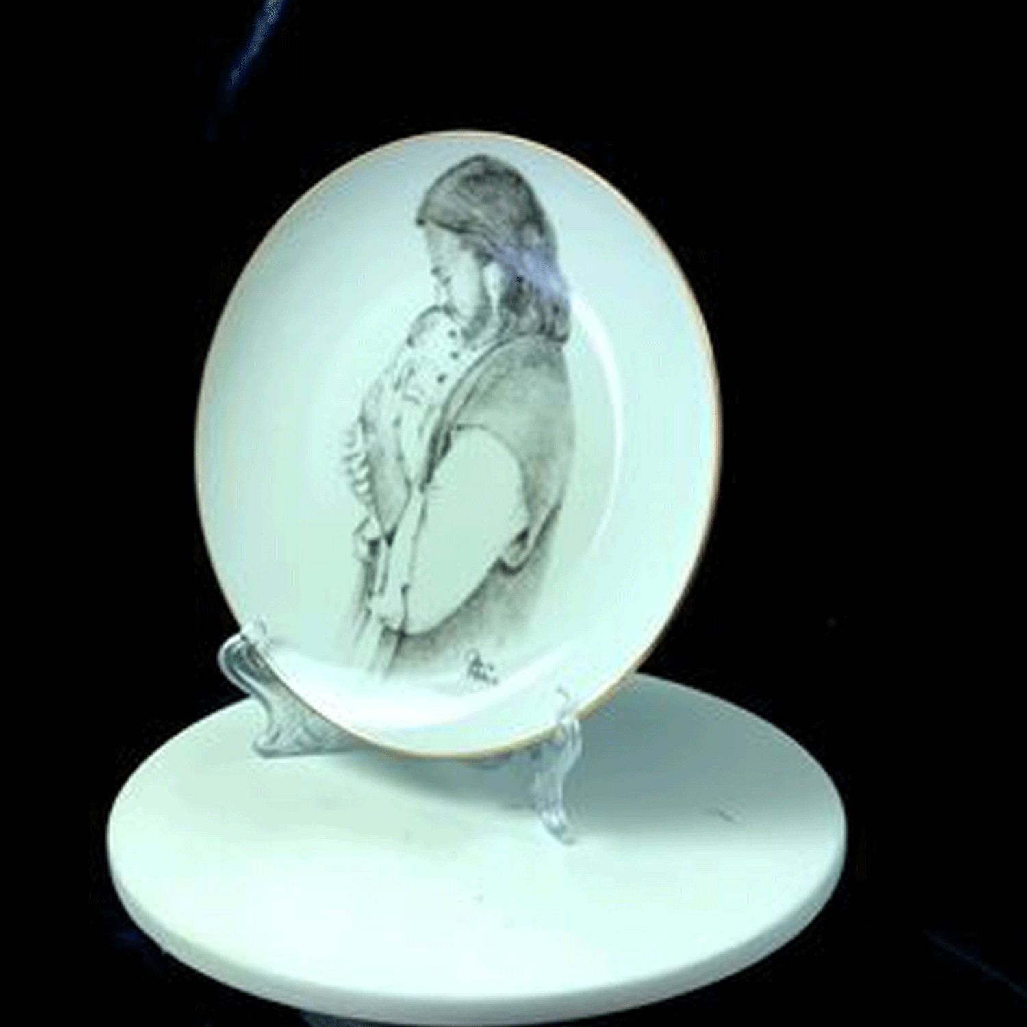 P13 Christ With Infant Close Plate White w/easel Mormon One Moment In Time LDS C