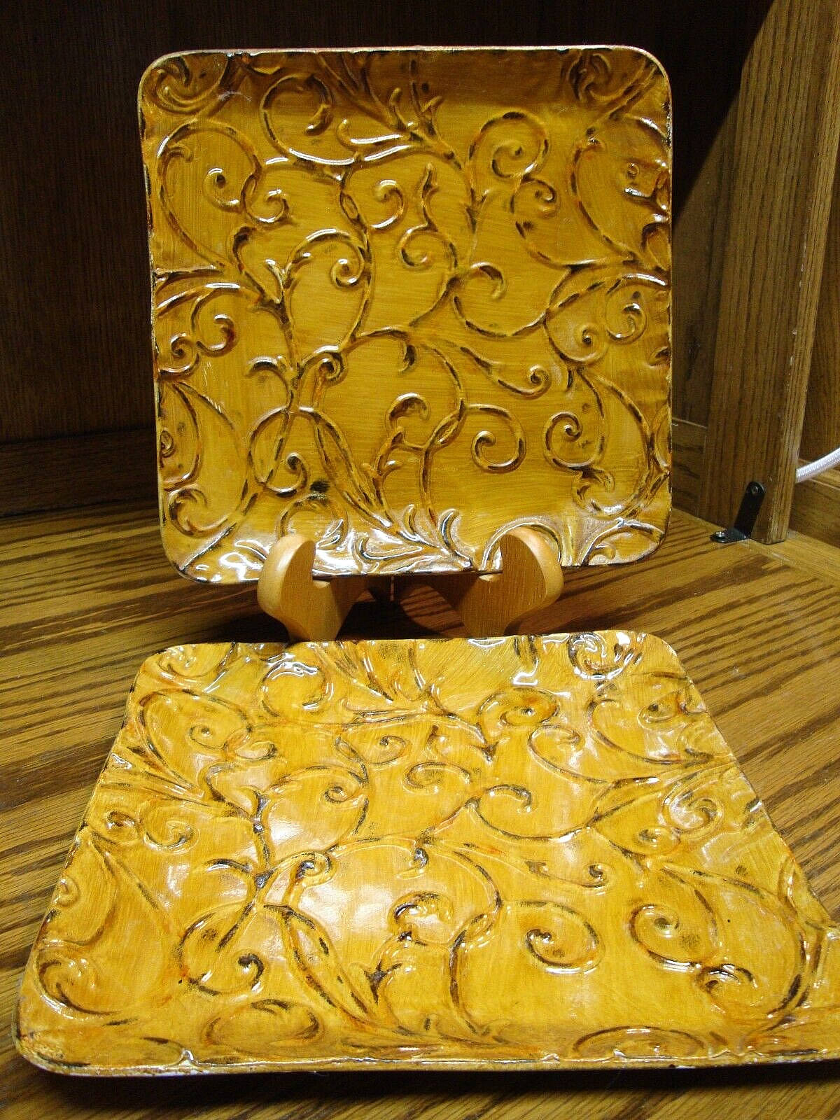 Metal Plates 2) Caramel Scrolled Wall Art Modern Style 9.7"x9.7" Home Decor 782