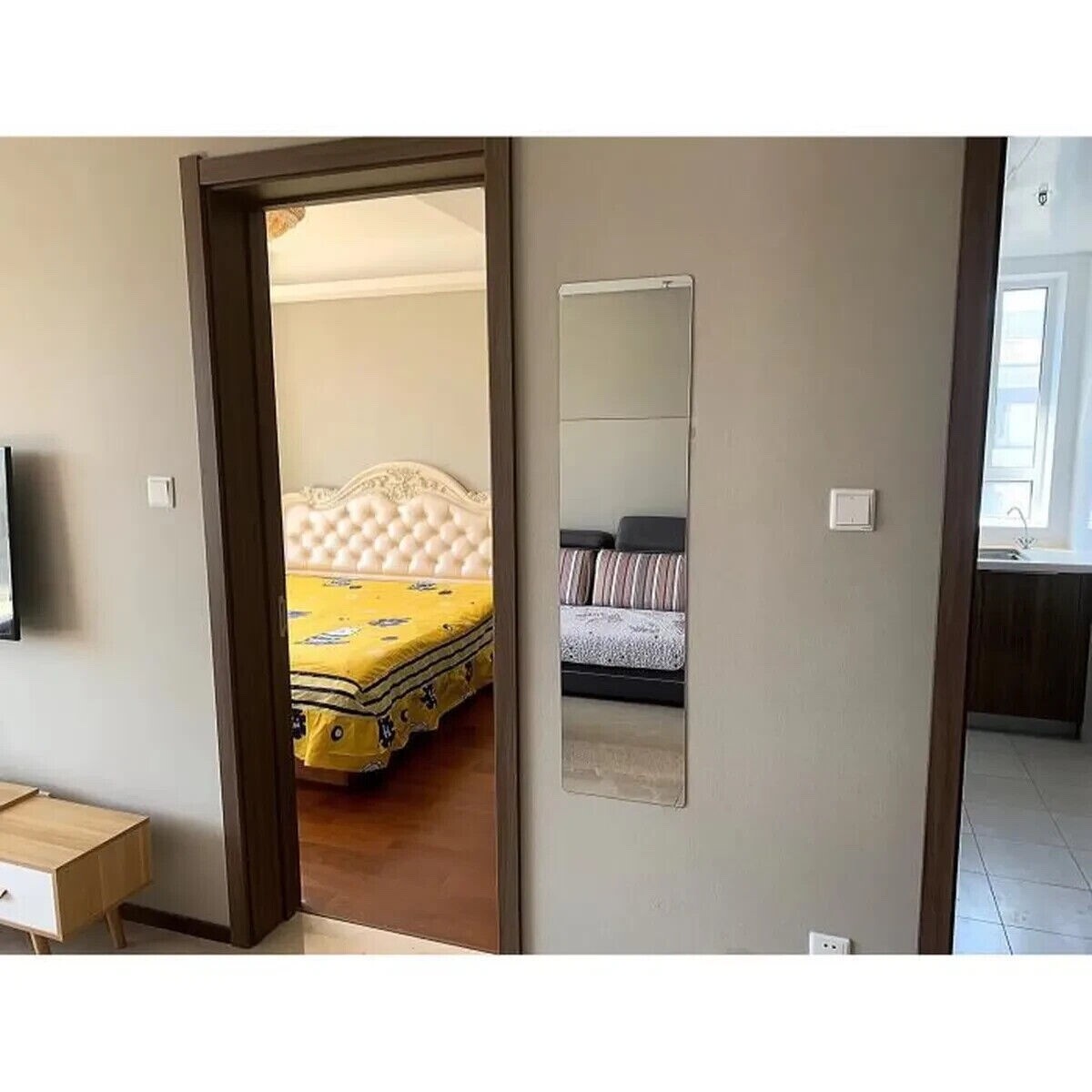 4 Piece Adhesive Glass Wall Mirror 22 x 22cm Decorative Mirror Sticker