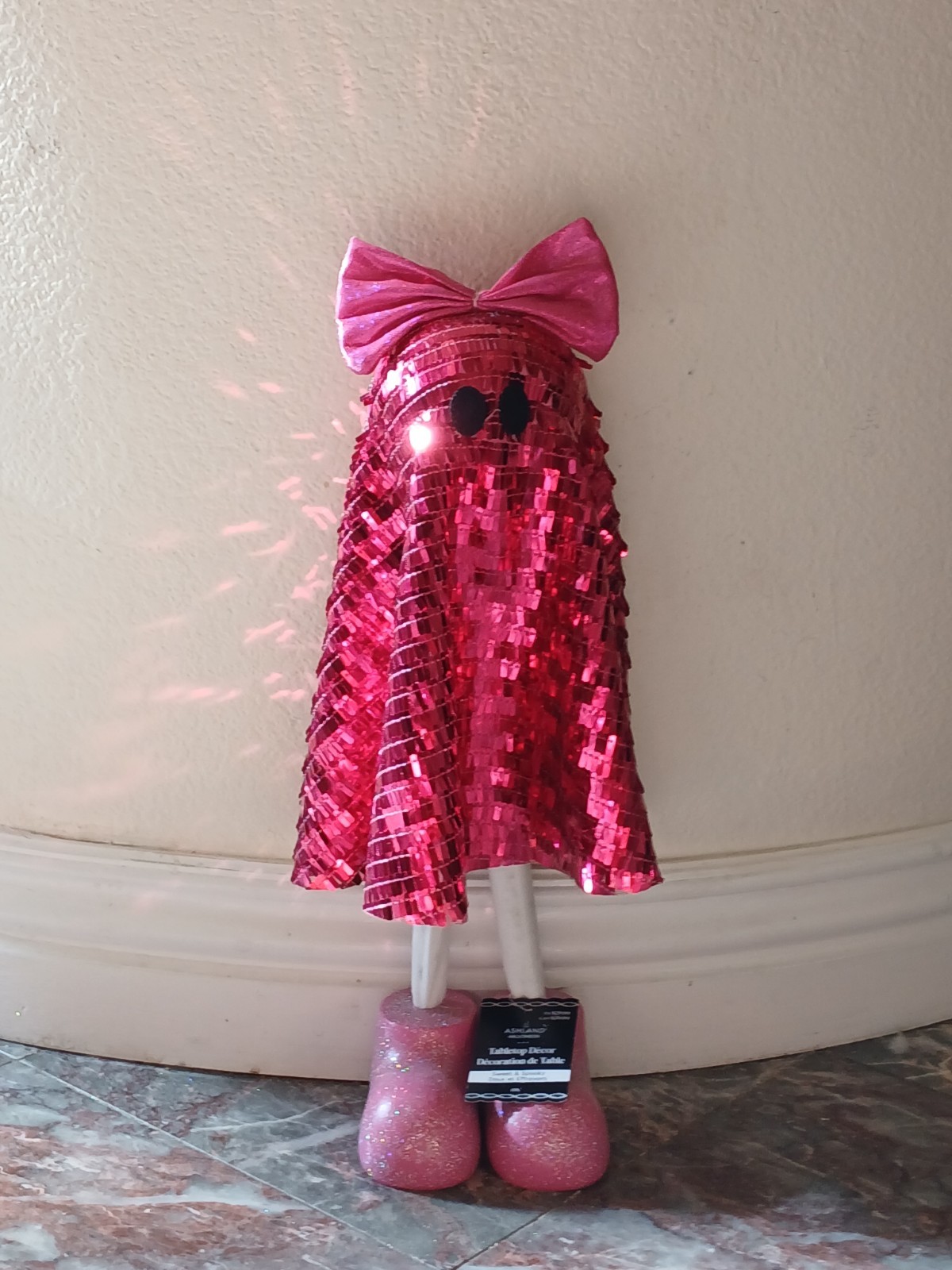 Mini Hot pink Figurine for Decoration