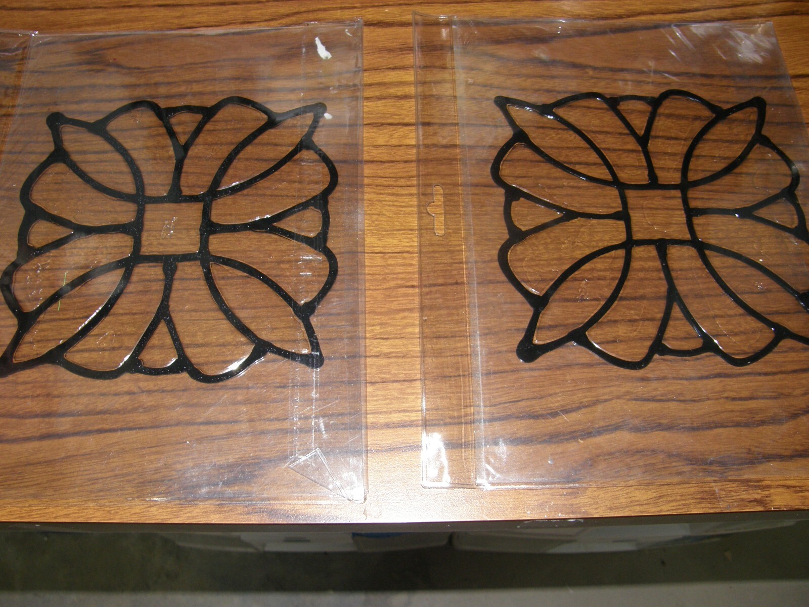 9259) 2:Brewster Home Fashions Essex Clear/Black Stained-Glass Appliqués 6×6"