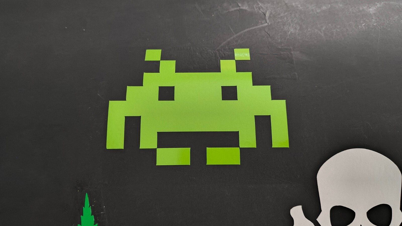 Retro Alien Vinyl Decal – Pixel Space Invader Arcade Sticker Custom Color Differ